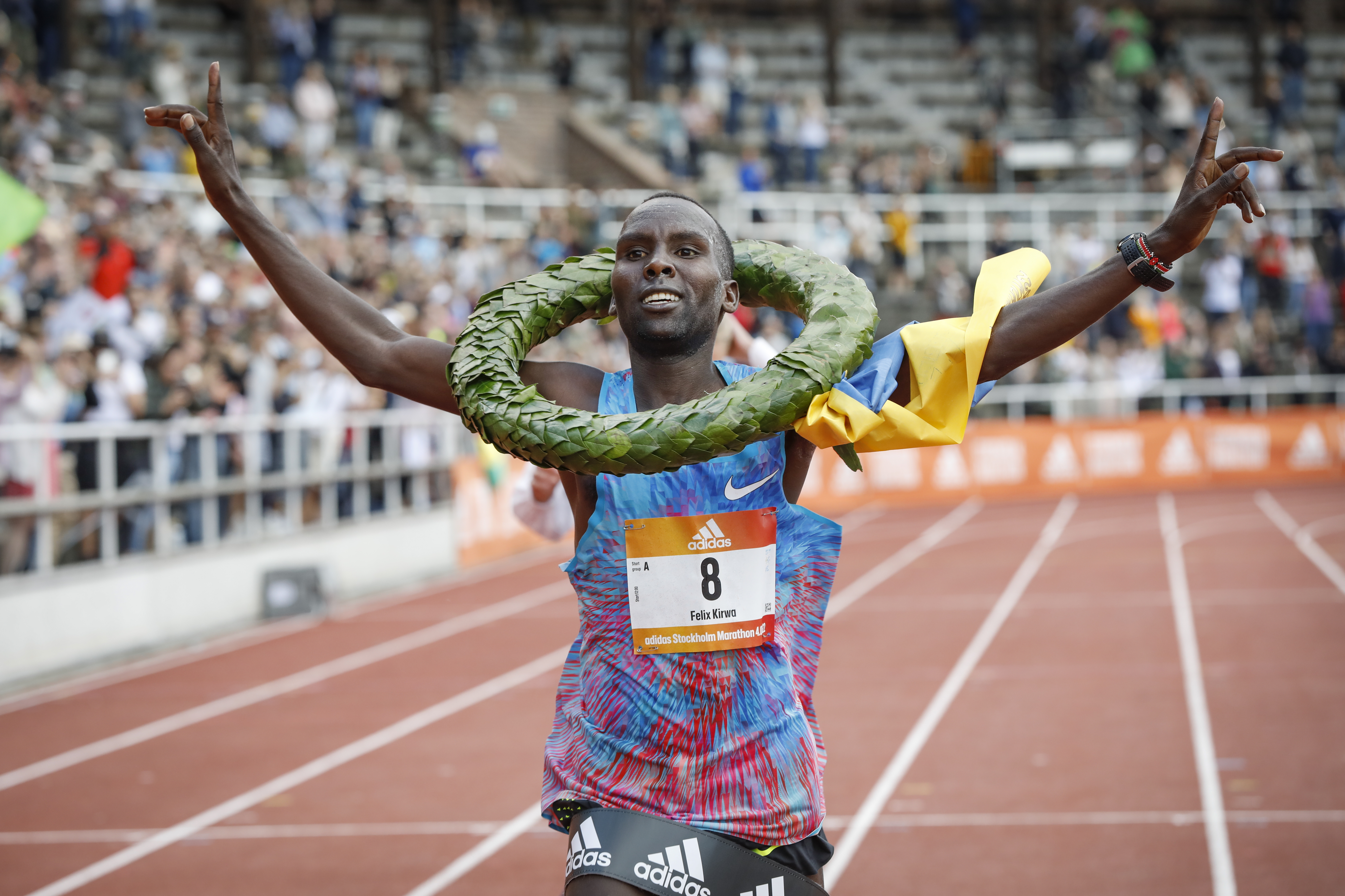 epa09995421 Felix Kirwa of Kenya crosses the finish line to win the 2022 Stockholm Marathon at Stockholm Olympic Stadium, in Stockholm, Sweden, 04 June 2022.  EPA-EFE/Johan Jeppsson/TT SWEDEN OUT SWEDEN OUT
