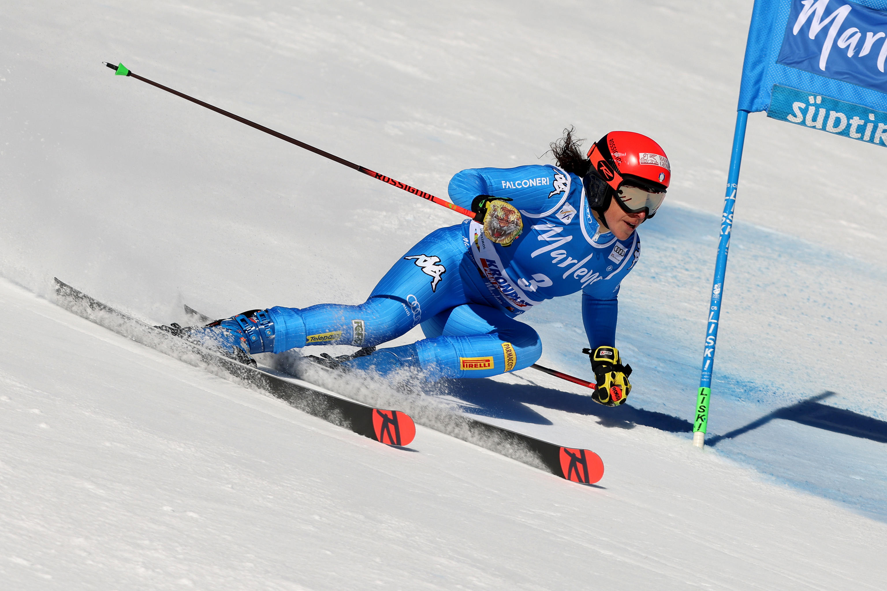 epa09707921 Federica Brignone of Italy in action during the women's Giant Slalom race at the FIS Alpine Skiing World Cup in Kronplatz, Italy, 25 January 2022.  EPA-EFE/ANDREA SOLERO