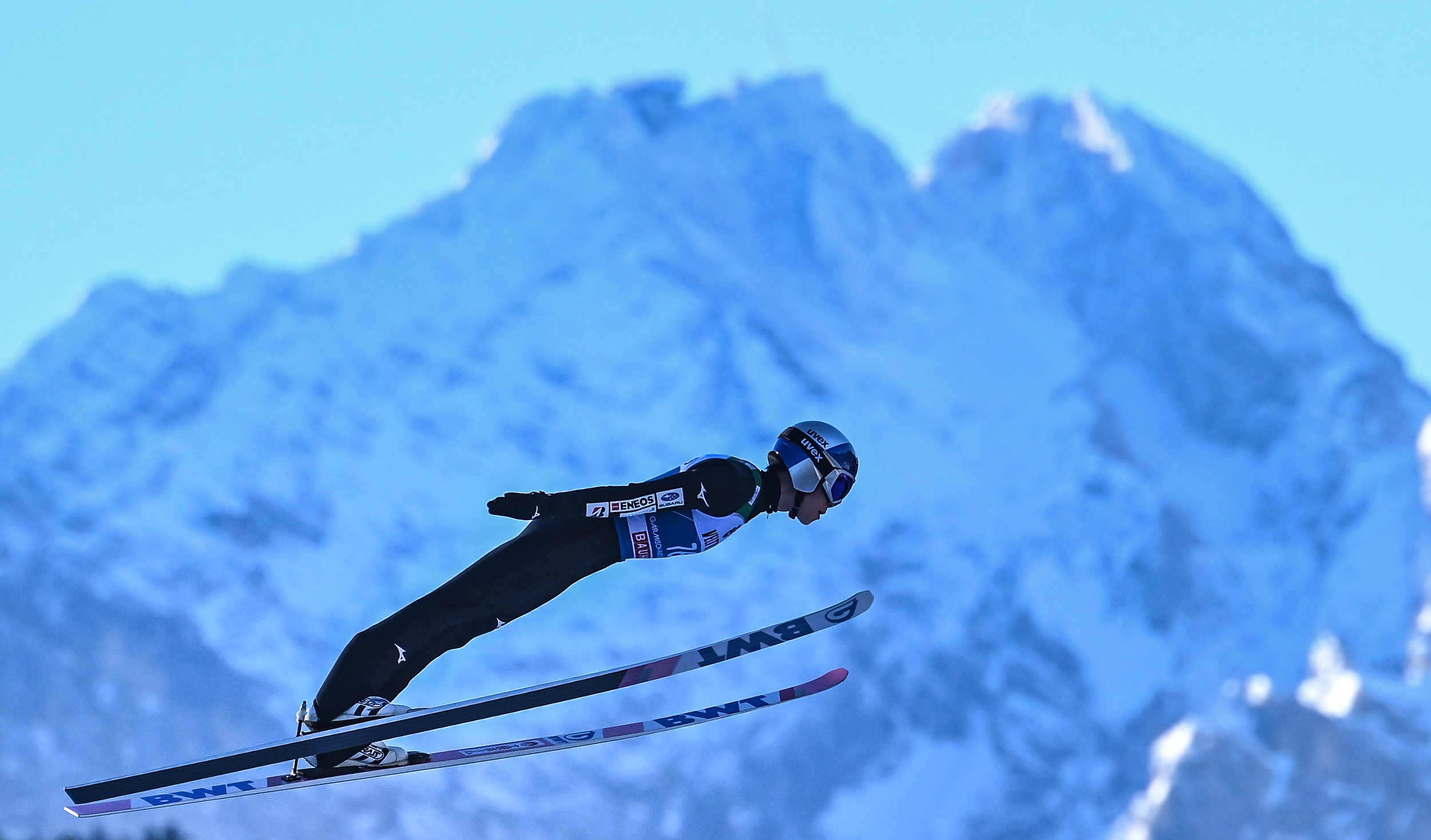 epa09661169 Ryoyu Kobayashi of Japan is airborne during a training jump for the second stage of the 70th Four Hills Ski Jumping Tournament in Garmisch Partenkirchen, Germany, 31 December 2021.  EPA-EFE/PHILIPP GUELLAND