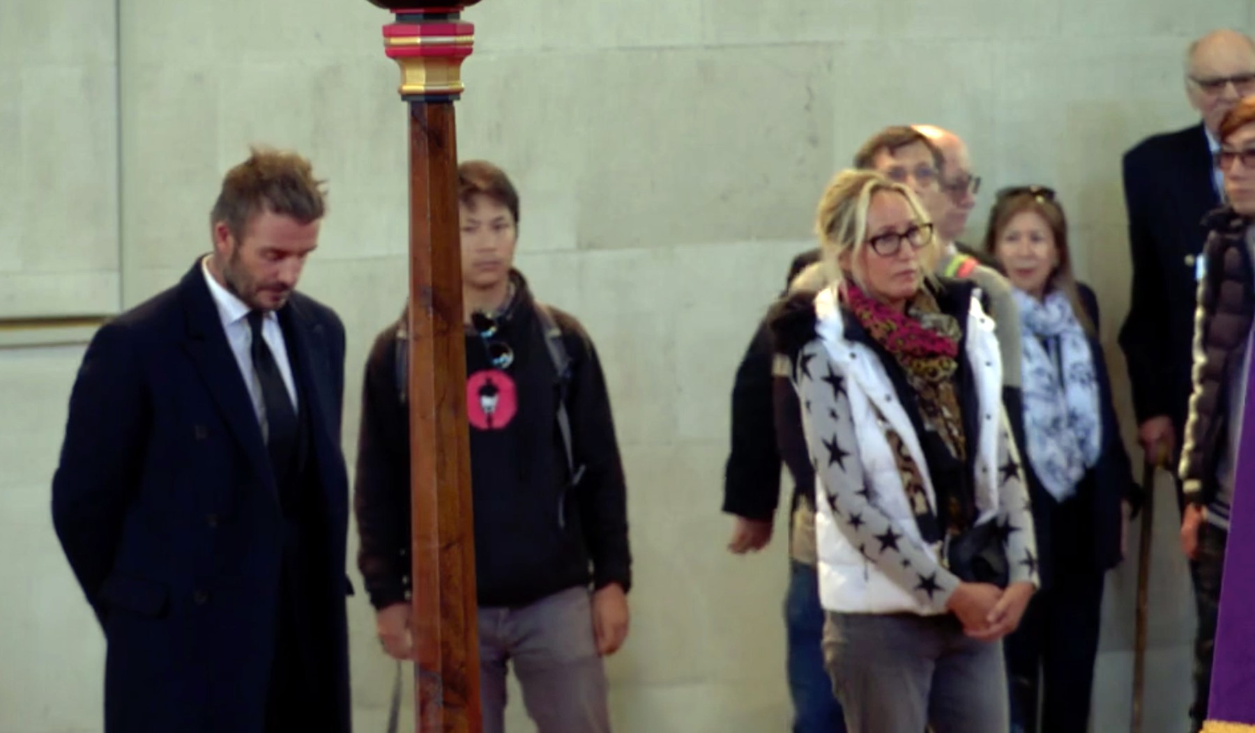 David Beckham joins 14 hour queue to see queen Elizabeth lying in state