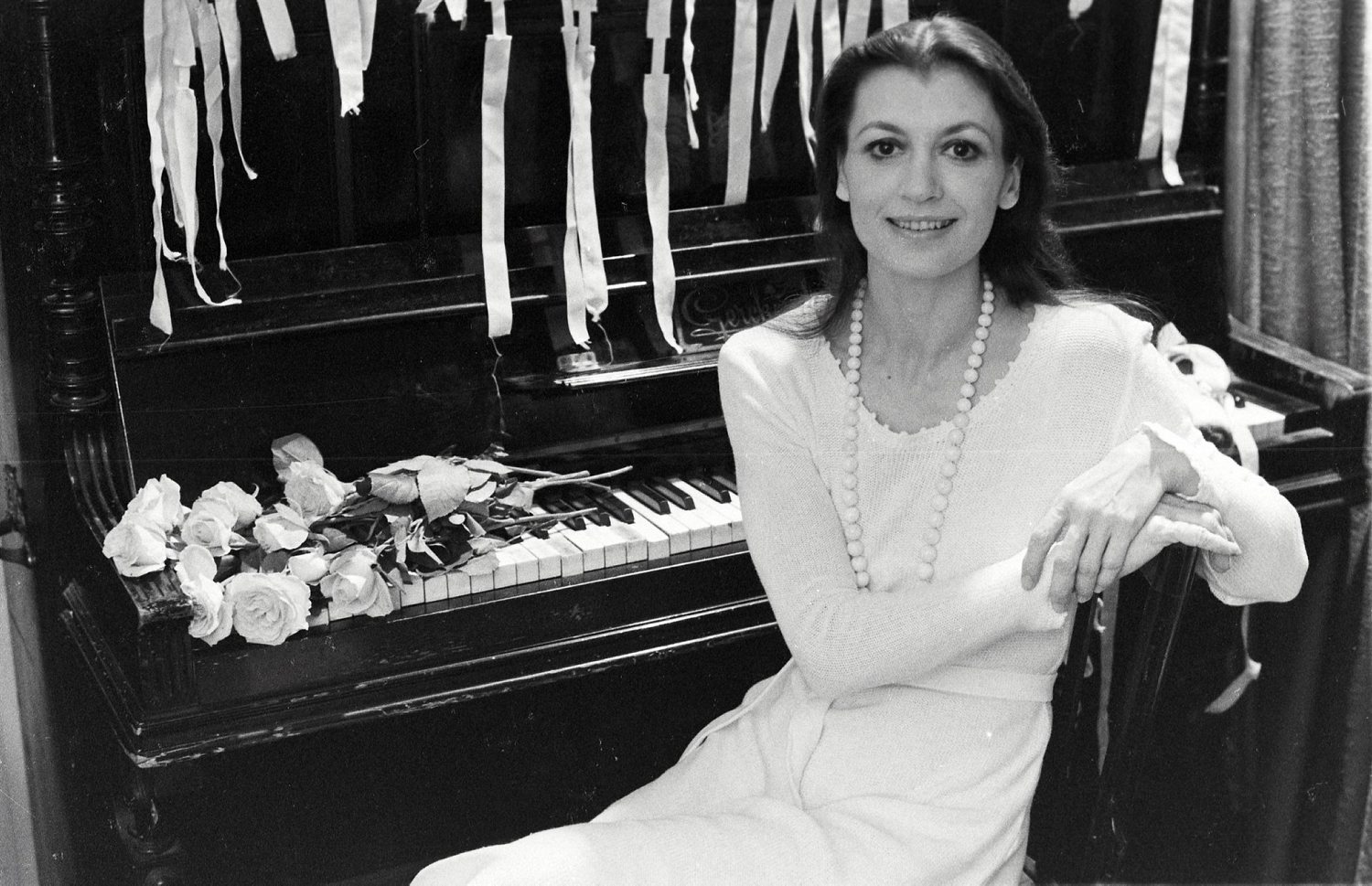 Carla Fracci, Roma, 28/05/1980 Autobiografija Karle Frači u izdanju Beogradskog festivala igre