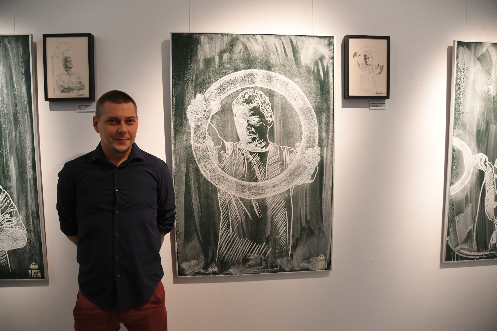 Beograd, 13.09.2022. Galerija Haos, izložba „Anđeli tame“ Andreja Josifovskog – Pijaniste, Andrej Josifovski, Pijanista Foto: Nemanja Jovanović/Nova.rs