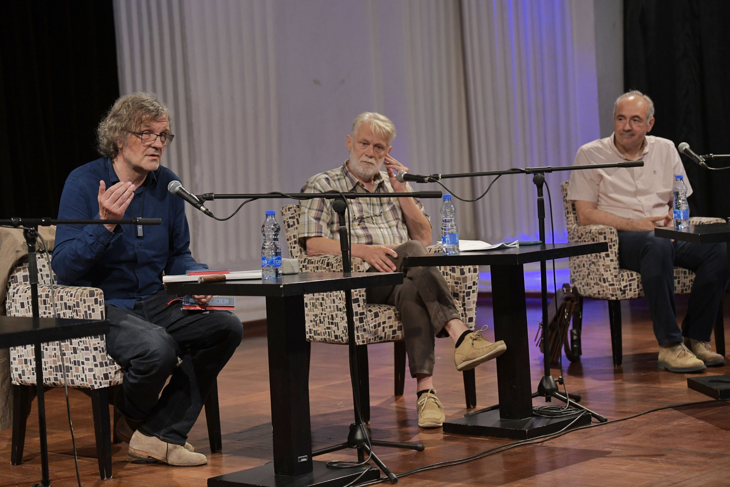Beograd, 15.06.2022. SKC, Emir Kusturica promocija knjige o piscu Handkeu i reditelju Kusturici, „Vidiš li da ne vidim“  Milo Lompar i književnik Želidrag Nikčević Foto: Goran Srdanov/Nova.rs