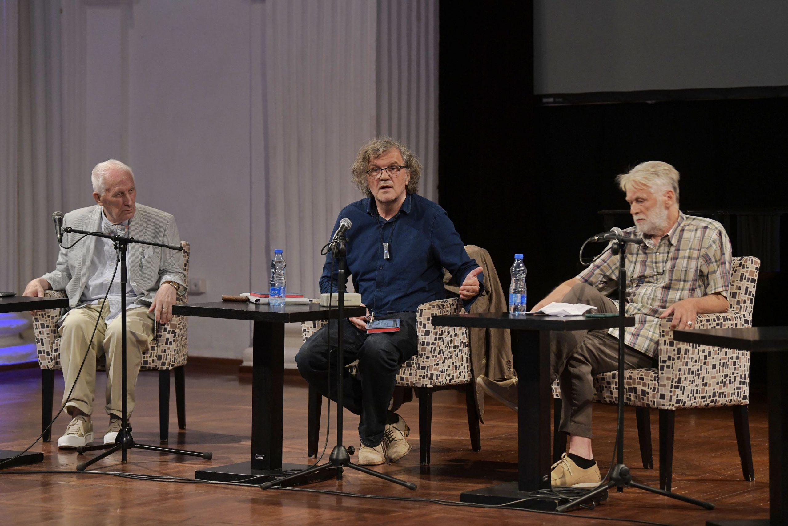 Beograd, 15.06.2022. SKC, Emir Kusturica promocija knjige o piscu Handkeu i reditelju Kusturici, „Vidiš li da ne vidim“  Milo Lompar i književnik Želidrag Nikčević Foto: Goran Srdanov/Nova.rs