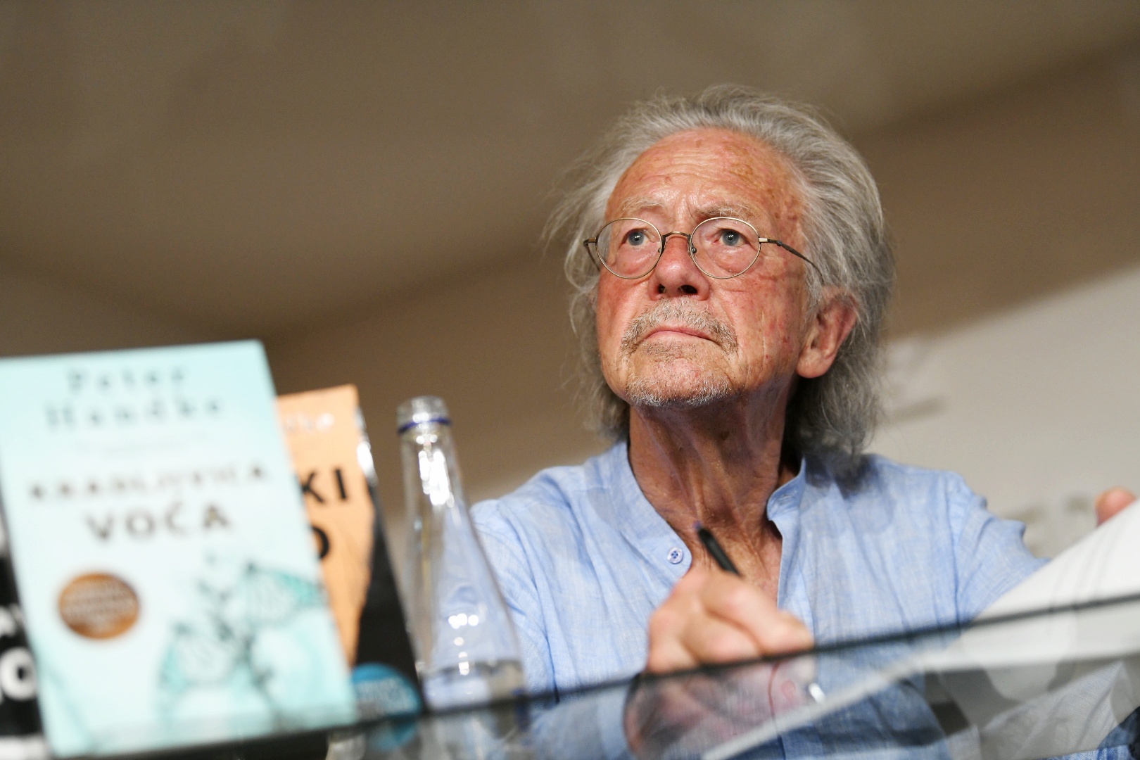 Beograd, 05.07.2022. SKC, Delfi knjžara Laguna, Peter Handke potpisivanje knjiga Foto: Vesna Lalić/Nova.rs