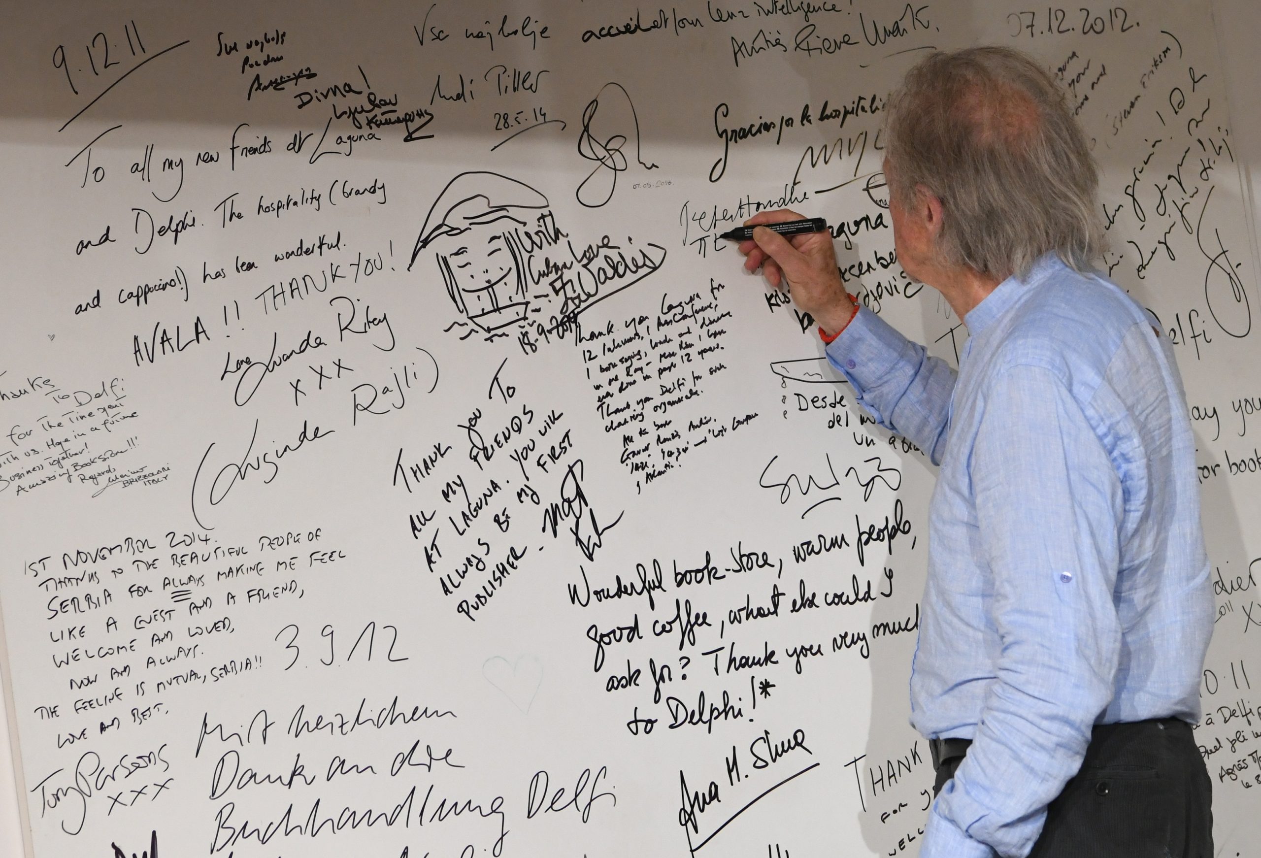 Beograd, 05.07.2022. SKC, Delfi knjžara Laguna, Peter Handke potpisivanje knjiga Foto: Vesna Lalić/Nova.rs