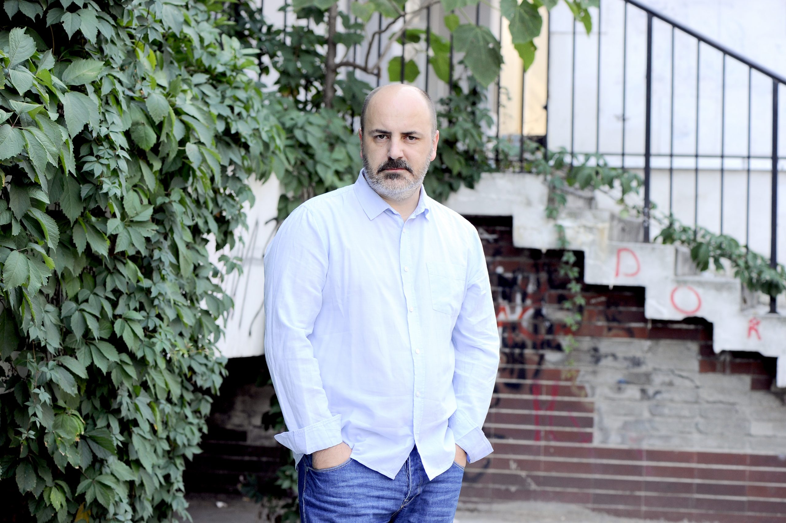 Beograd 13.08.2015. Kokan Mladenovic, pozorisni reditelj, intervju fotografije za Blic Nedelje RAS foto Vesna Lalic