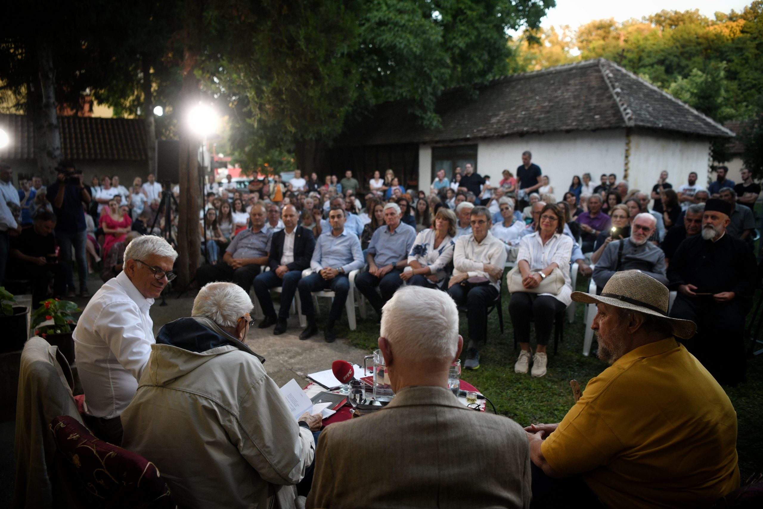 Ljig 13. jul 2022. Knjizevno vece povodom 85. rodjendana Milovana Danojlica i odluke da se Gradska biblioteka uskoro nazove po velikom piscu upriliceno je knjizevno vece Foto:Filip Krainčanić/Novar.s