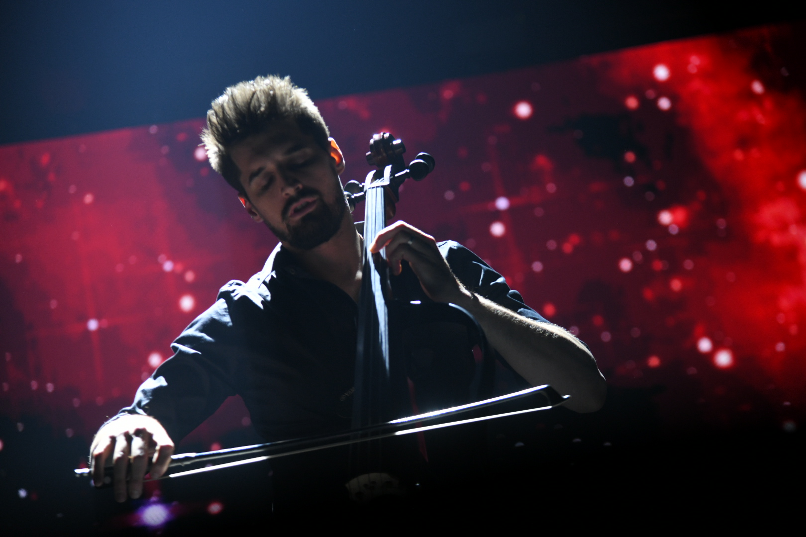 Beograd 23.05.2022. Luka Šulić, violončelista. 2Cellos, 2 Cellos, 2 Čelos, koncert u Štark Areni Foto: Nemanja Jovanović/Nova.rs