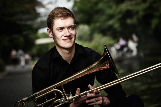 Posmatranje zvezda u Filharmoniji - trombon u ulozi teleskopa