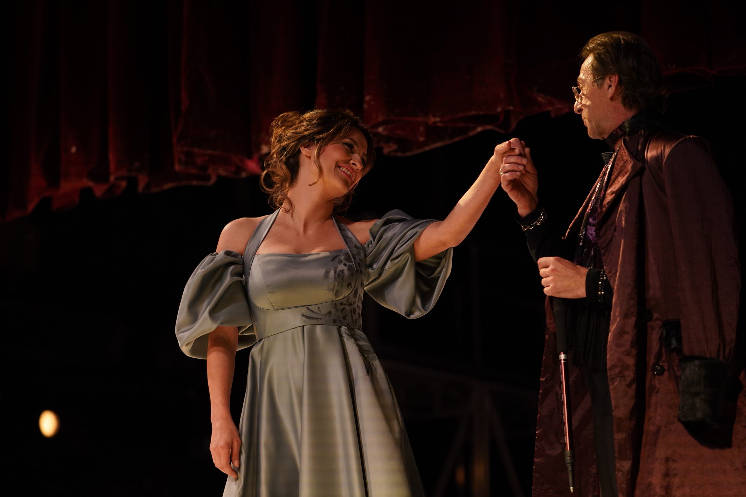 Beograd, 30. maja 2022 - Premijera predstave "Rat i mir" prema istoimenom romanu Lava Nikolajevica Tolstoja, u reziji Borisa Lijesevica u Narodnom pozoristu. FOTO TANJUG/ DRAGAN KUJUNDZIC/bs