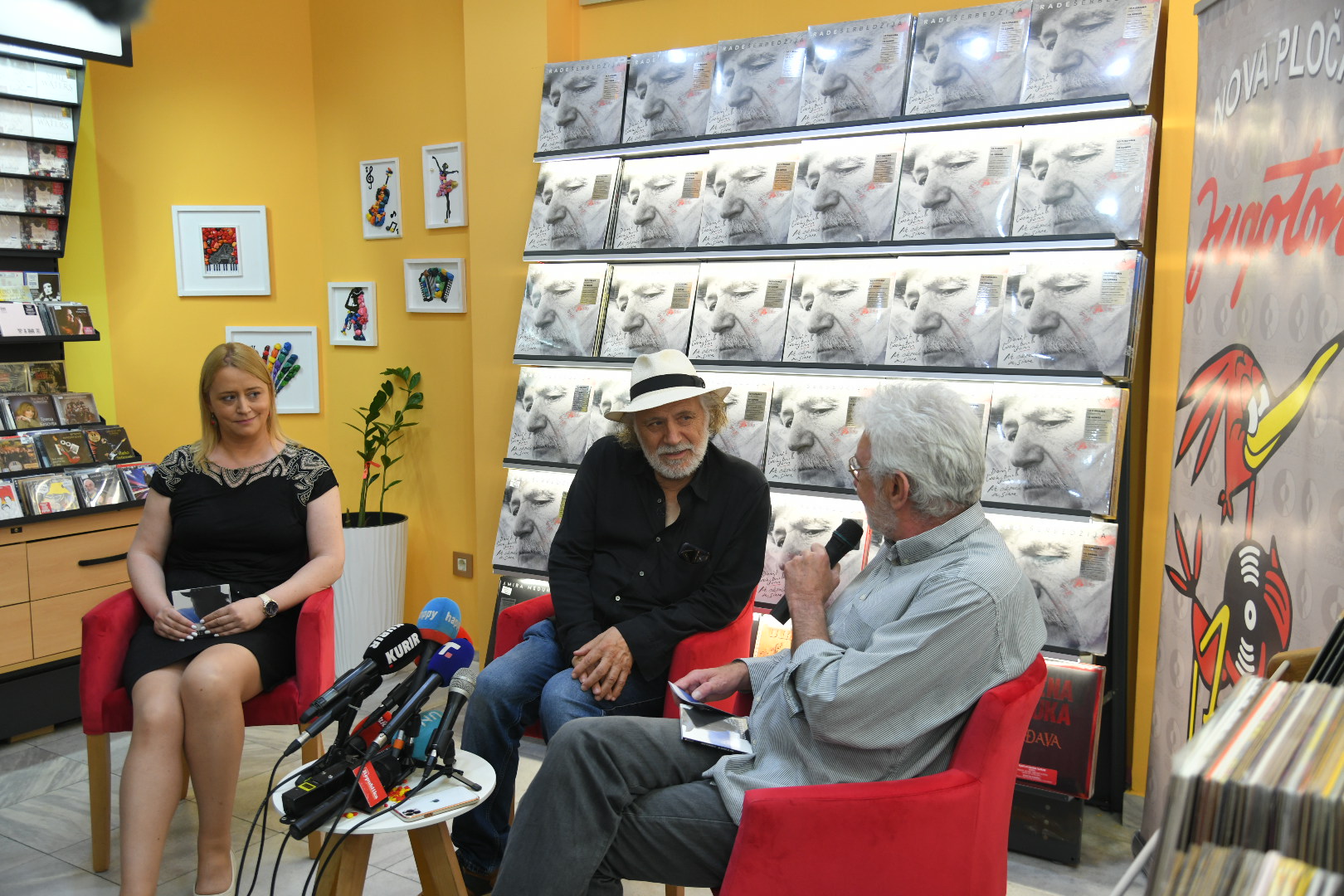 Beograd 09.06.2022. Rade Šerbedžija, Konferencija za novinare povodom predstojeceg koncerta, prodavnica Jugoton