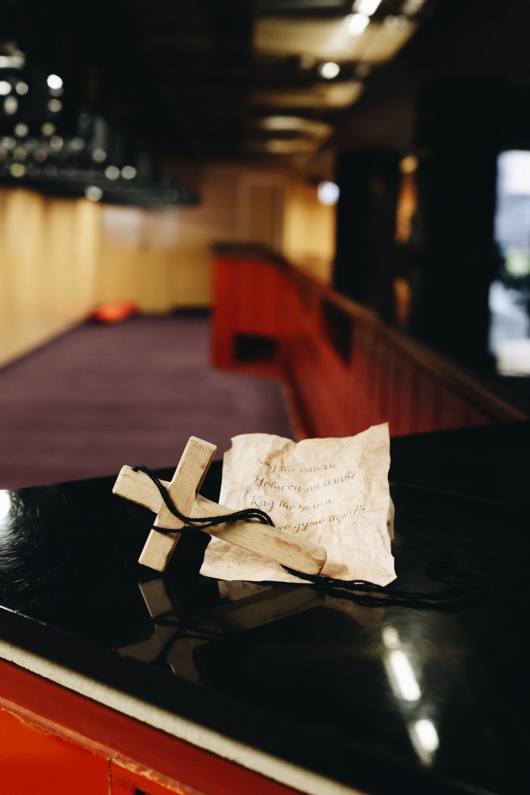 Traži se misteriozni V koji je u Srpskom narodnom pozorištu izgubio ljubav