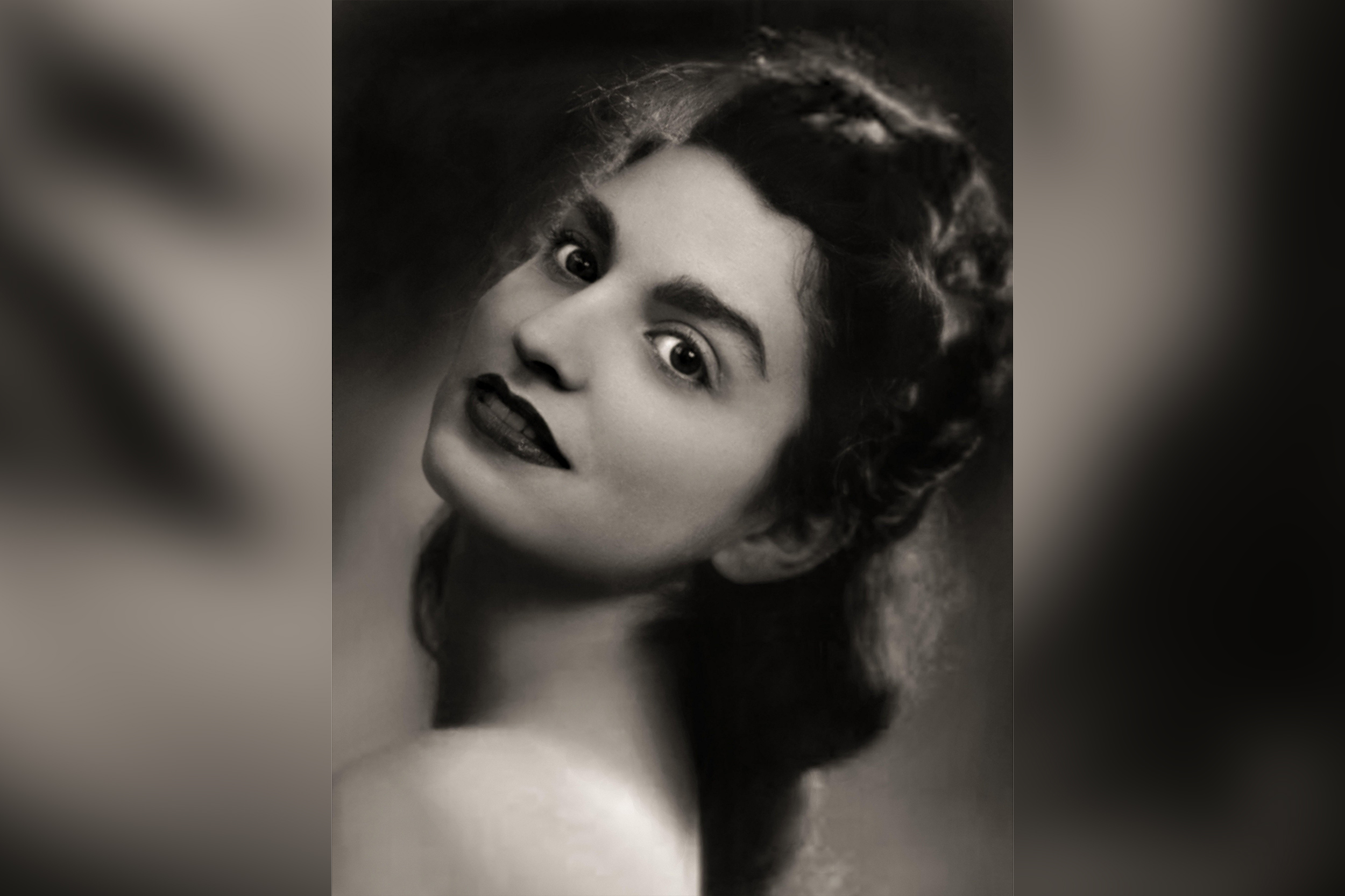 1945 ca , ITALY : The Croatia-born italian woman painter EVA FISCHER ( 1920 - 2015 ). Friend of painters Giovanni Omiccioli , Renato Guttuso , Marc Chagall , Ossip Zadkine and Pablo Picasso , movie director Luchino Visconti and music composer Ennio Morric