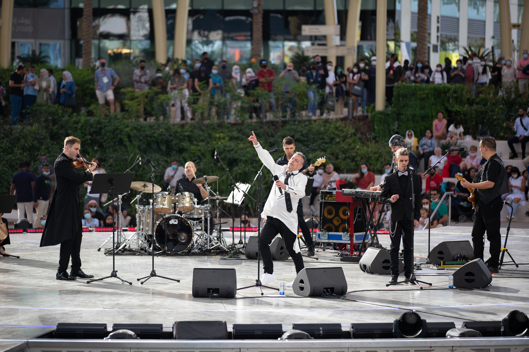 Stefan Milenković i dr Nele Karajlić održali spektakularni koncert u Dubaiju