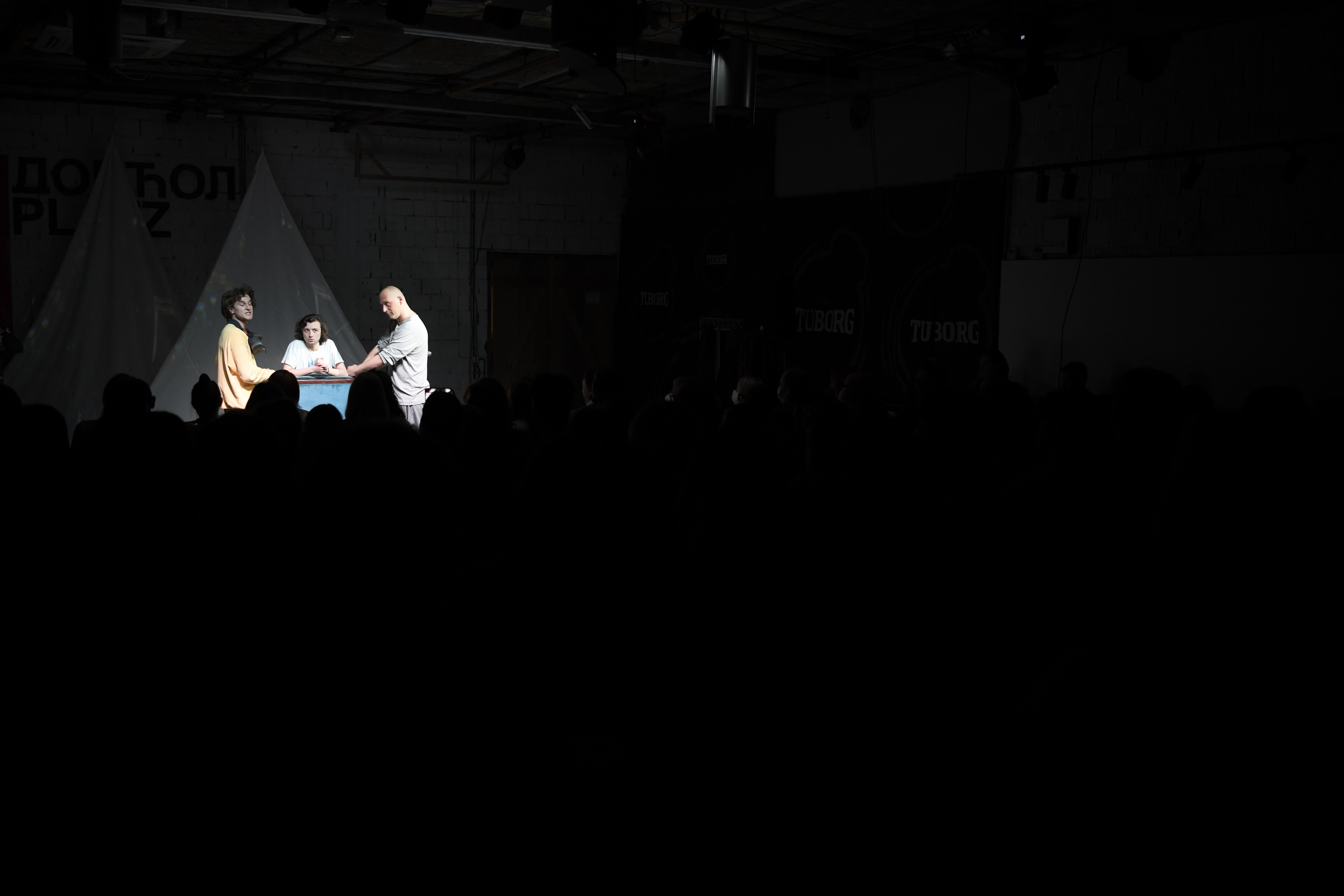 Beograd 15. januar 2022.  Premijera predstave Jelene Bogavac „Betmen Robin Beograd“ u Dorćol Platzu. Reflektor teatar Foto:Dragan Mujan/Nova.rs