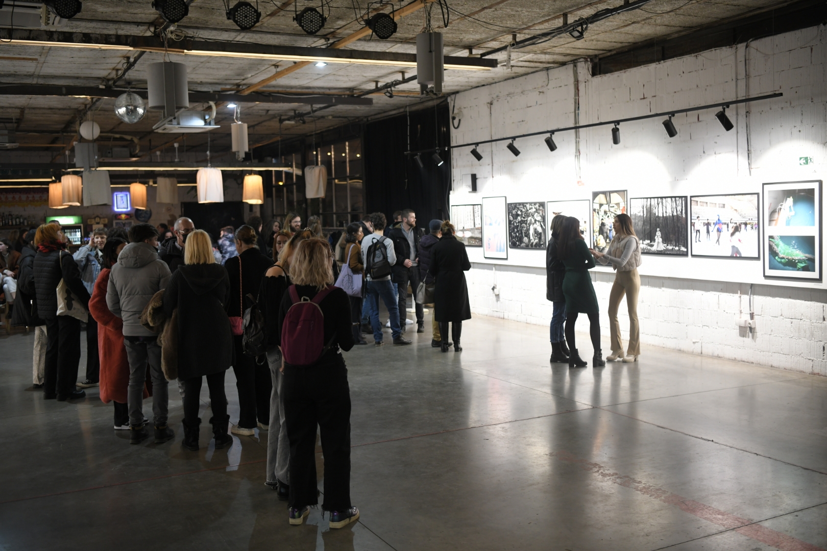 Beograd 18. januar 2022. Izložba studenata FPU „Moda u gradu” ... Izložba fotografija Dorcol Platz galerija O3ONE Art space Foto:Dragan Mujan/Nova.rs