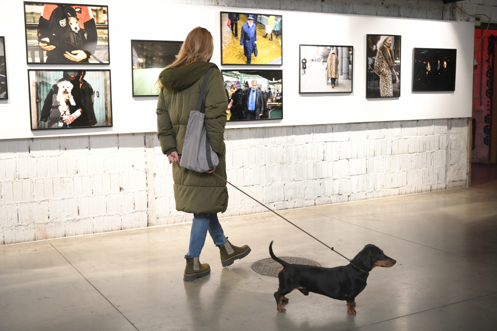 Beograd 18. januar 2022. Izložba studenata FPU „Moda u gradu” ... Izložba fotografija Dorcol Platz galerija O3ONE Art space Foto:Dragan Mujan/Nova.rs