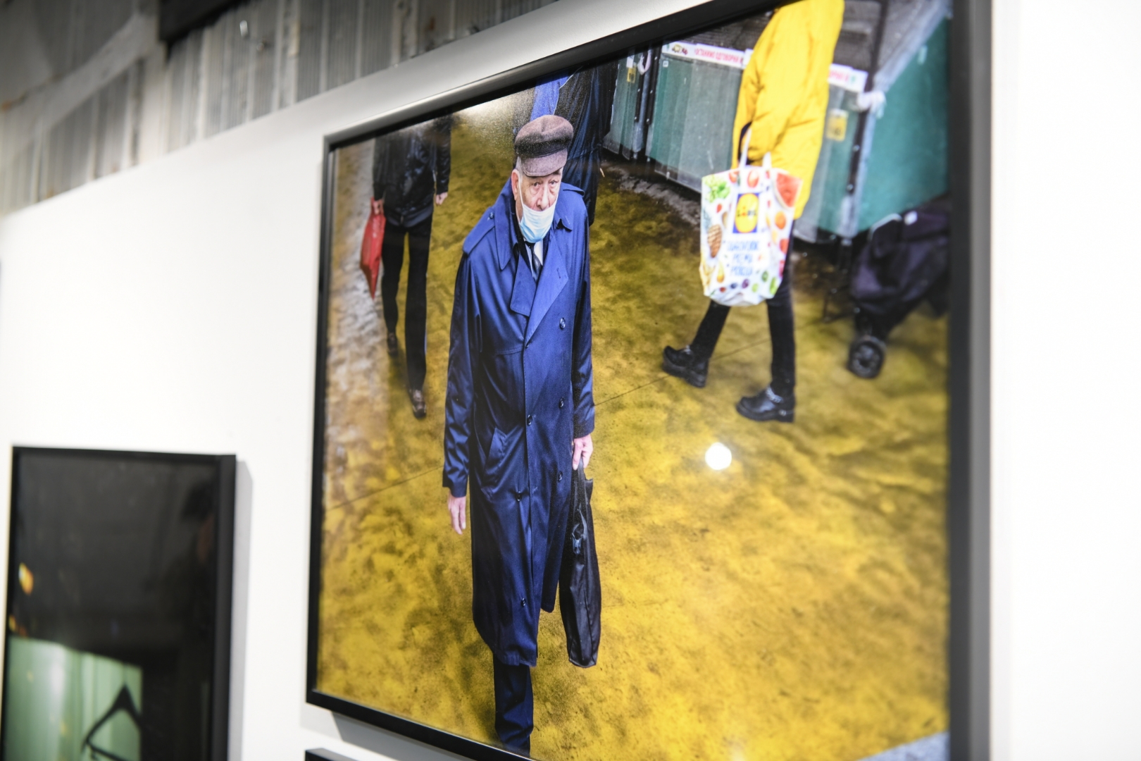 Beograd 18. januar 2022. Izložba studenata FPU „Moda u gradu” ... Izložba fotografija Dorcol Platz galerija O3ONE Art space Foto:Dragan Mujan/Nova.rs