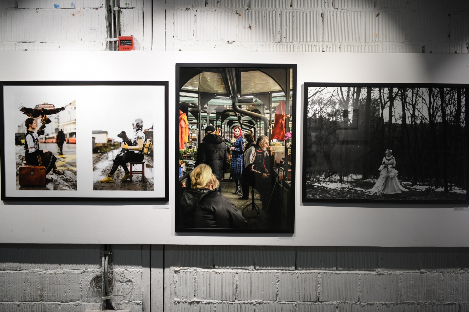 Beograd 18. januar 2022. Izložba studenata FPU „Moda u gradu” ... Izložba fotografija Dorcol Platz galerija O3ONE Art space Foto:Dragan Mujan/Nova.rs