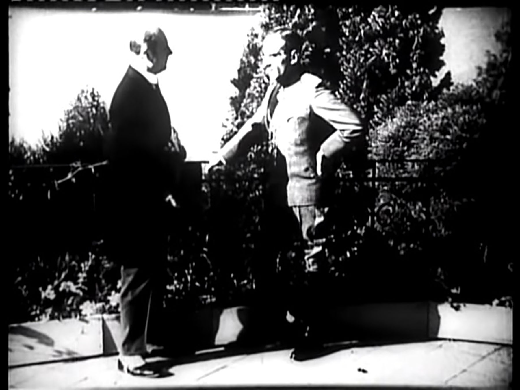 Kralj Aleksandar I Karađorđević sa Robertom Fliderom, predstavnikom čehoslovačkog predsednika Tomaša Masarika u Jugoslaviji, Bled 1933. godine