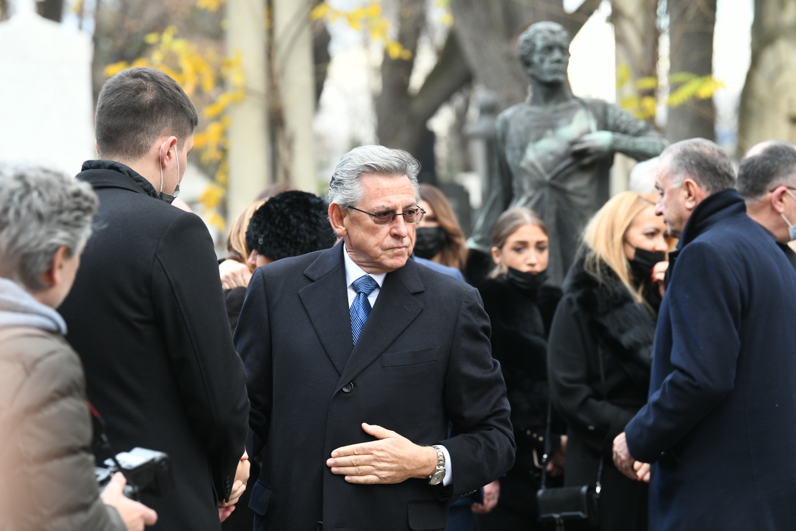 Beograd 02. decembar 2021. Sahrana politicara Milutina Mrkonjica Mrke na Novo groblju u Beogradu u Aleji zasluznih gradjana Foto: Vesna Lalić/Nova.rs