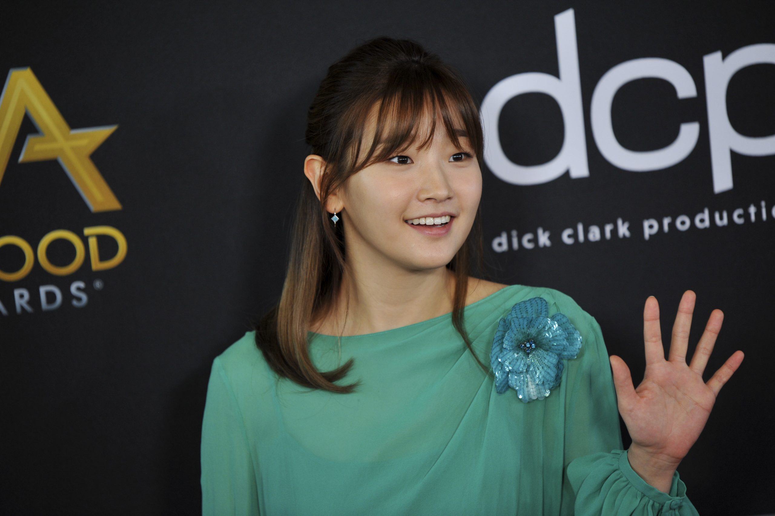 epa07970939 South Korean actress Park So-dam poses for photographers upon arrival at the 23rd annual Hollywood Film Awards at The Beverly Hilton in Los Angeles, California, USA, 03 November 2019.  EPA-EFE/CHRISTIAN MONTERROSA