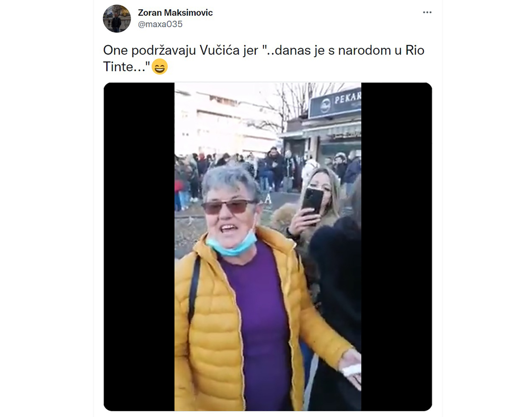 žene podržavaju vučića