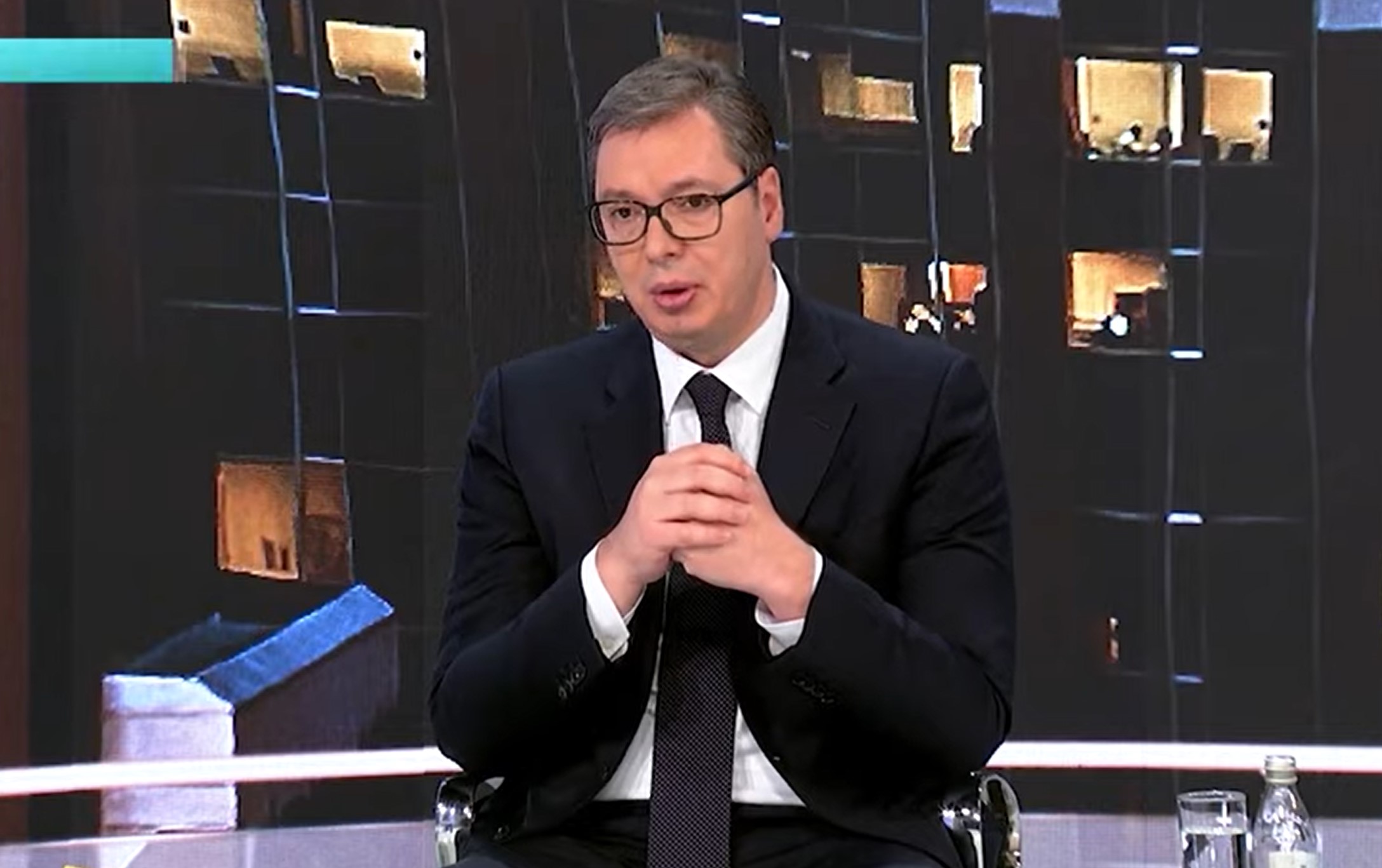 Naslov: PKG USTAV VUČIĆ (ĐURO) – O Ustavu priča, a da li ga se pridržava?