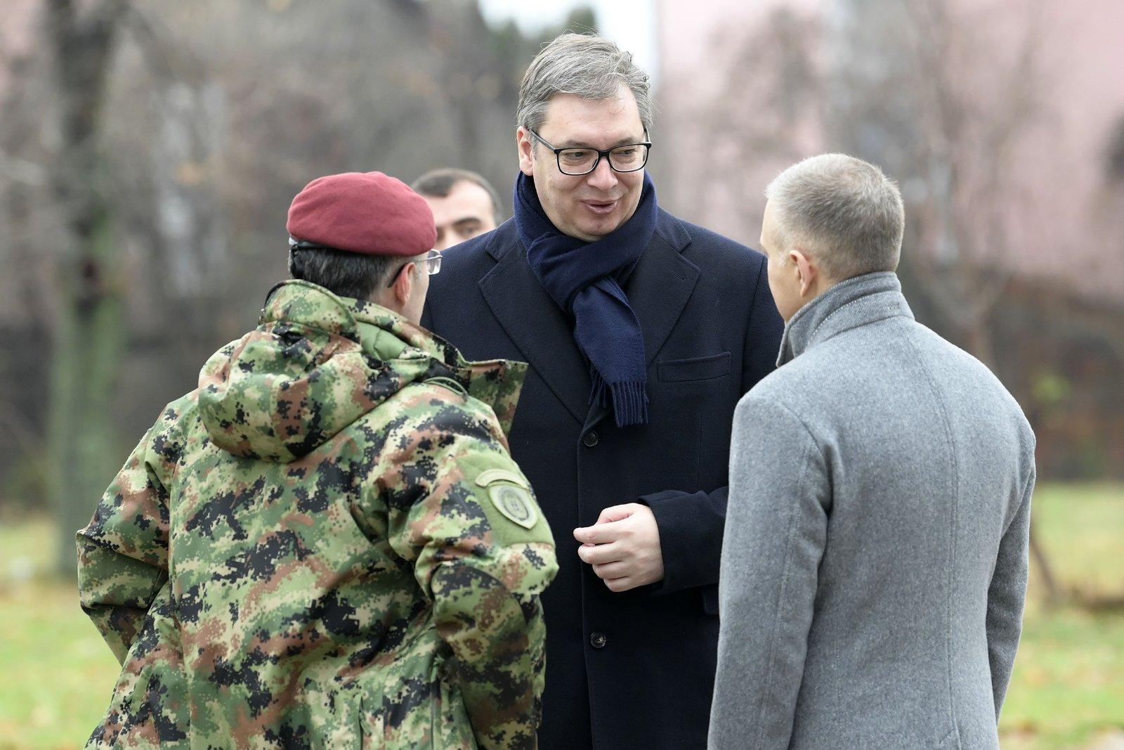 PREDSEDNIK SRBIJE STIGAO NA VOJNI AERODROM U NISU