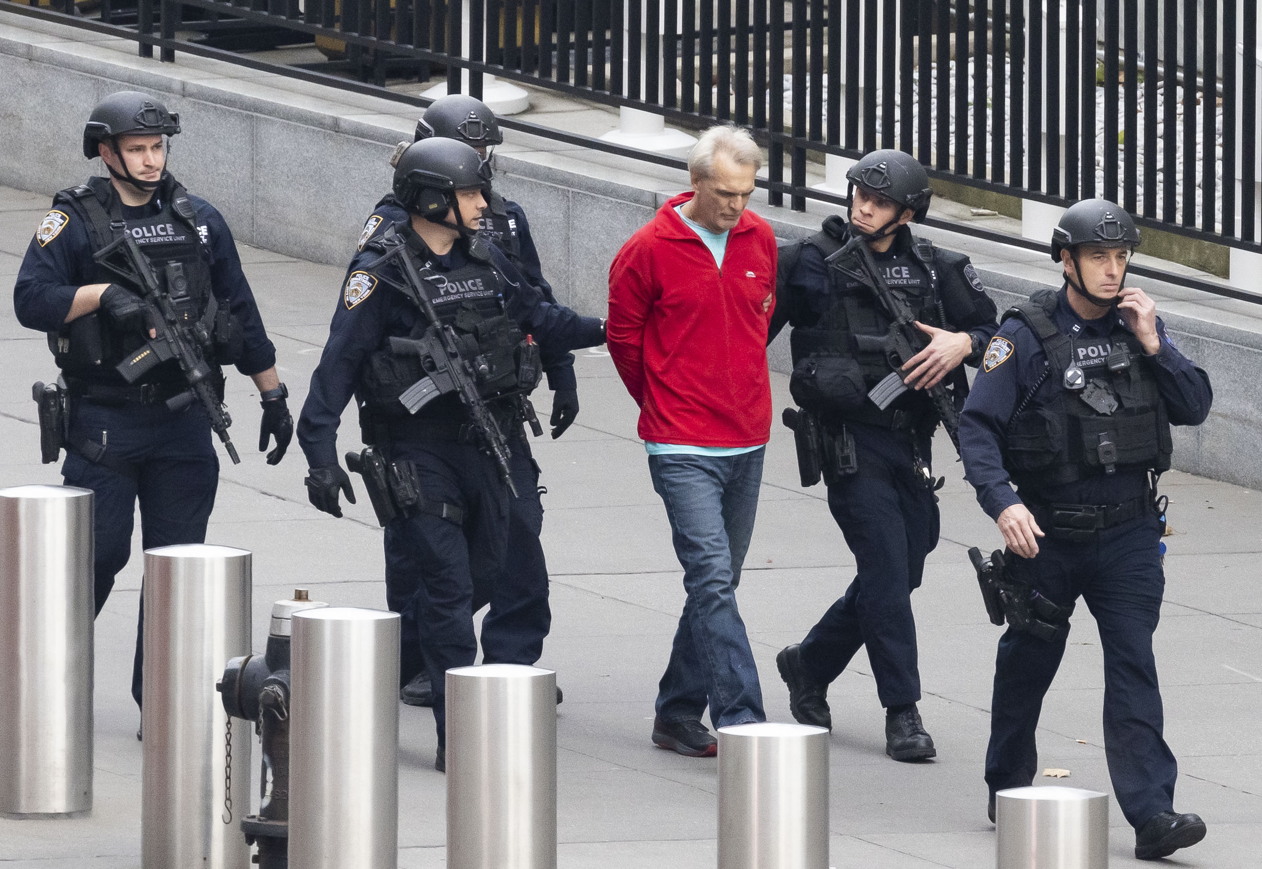 Man with Gun Outside UN Headquarters in NYC