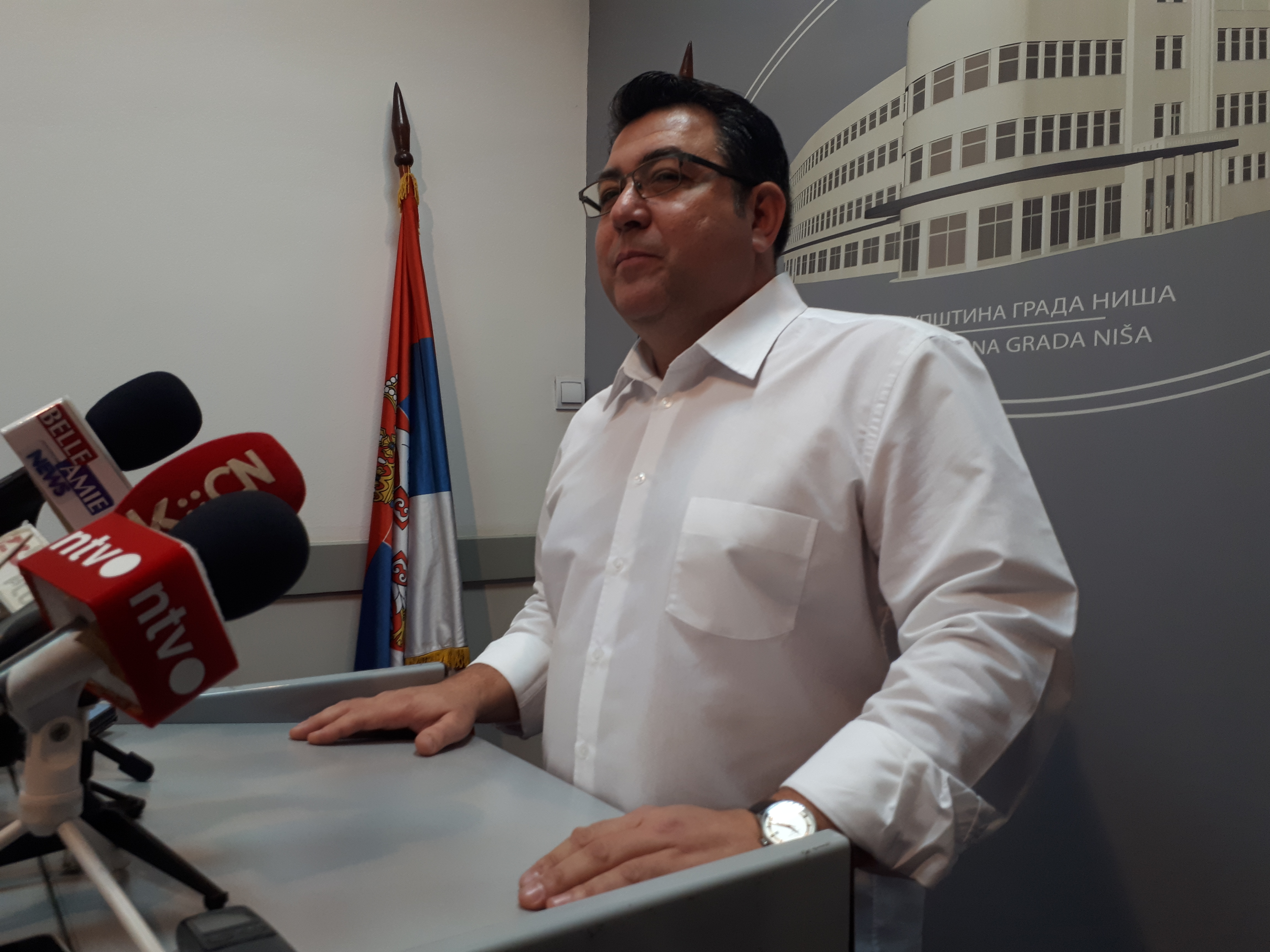 Protiv budžeta Grada Niša i jedan odobrnik naprednjaka, budžet i odbornici
 Niš