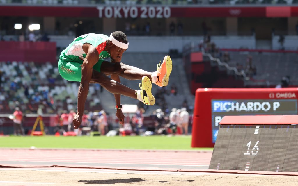 epaselect epa09396272 Pedro Pichardo of Portugal competes in the Men's Triple Jump final during the Athletics events of the Tokyo 2020 Olympic Games at the Olympic Stadium in Tokyo, Japan, 05 August 2021.