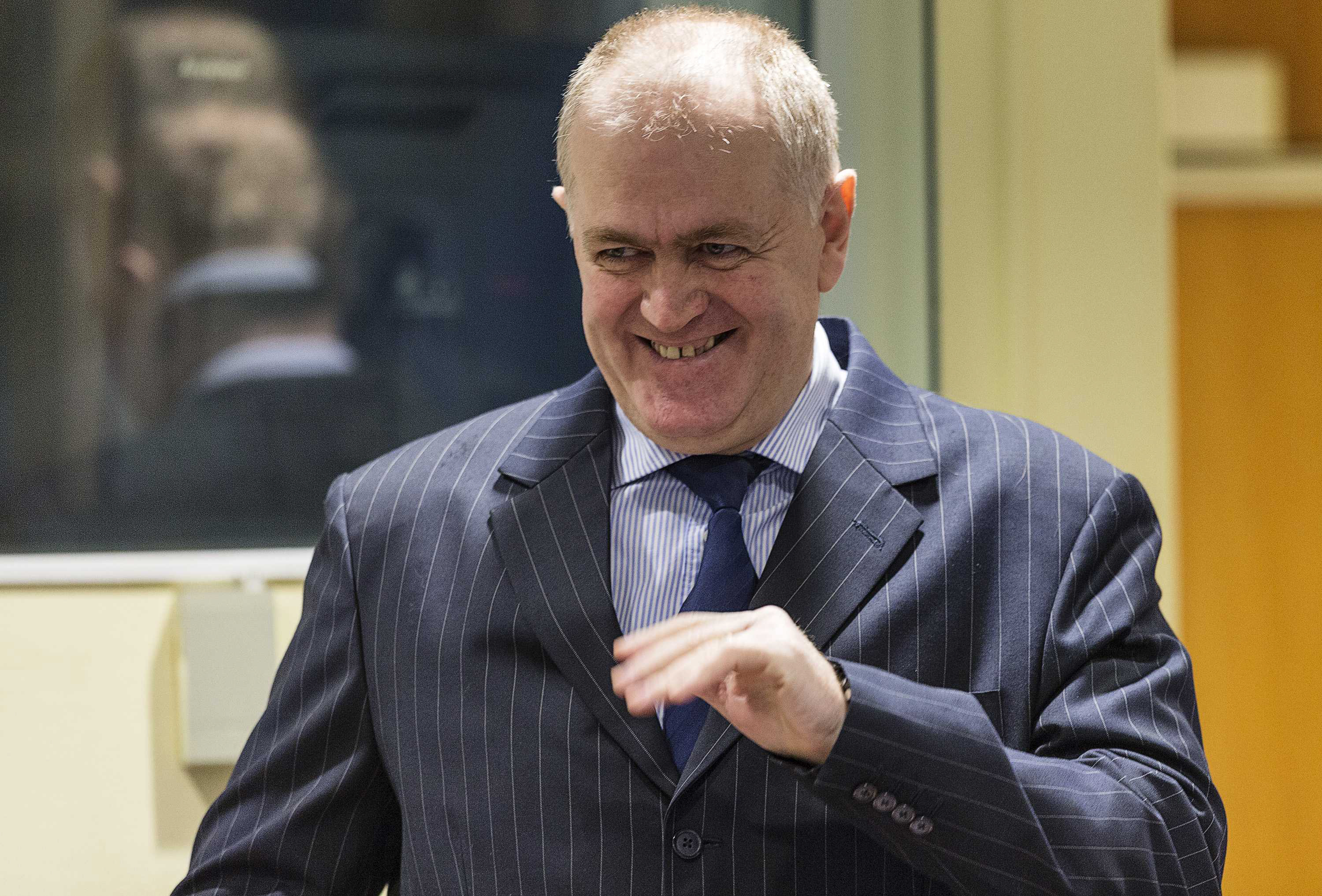 epa04594613 Former Bosnian Serb Army Lieutenant Colonel Vinko Pandurevic, enters the courtroom of the International Criminal Tribunal for the former Yugoslavia (ICTY), in The Hague, The Netherlands, 30 January 2015.  EPA/MICHAEL KOOREN / POOL