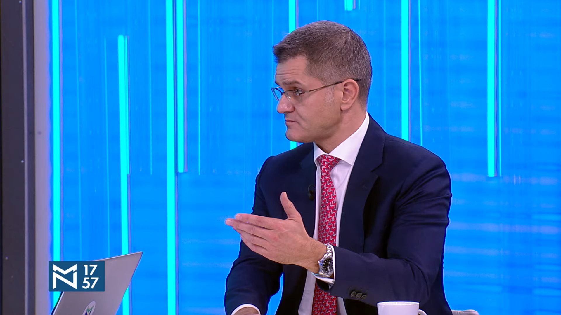 Vuk Jeremić o udarcima “duboke države”, odlascima iz Narodne stranke i predizbornim anketama