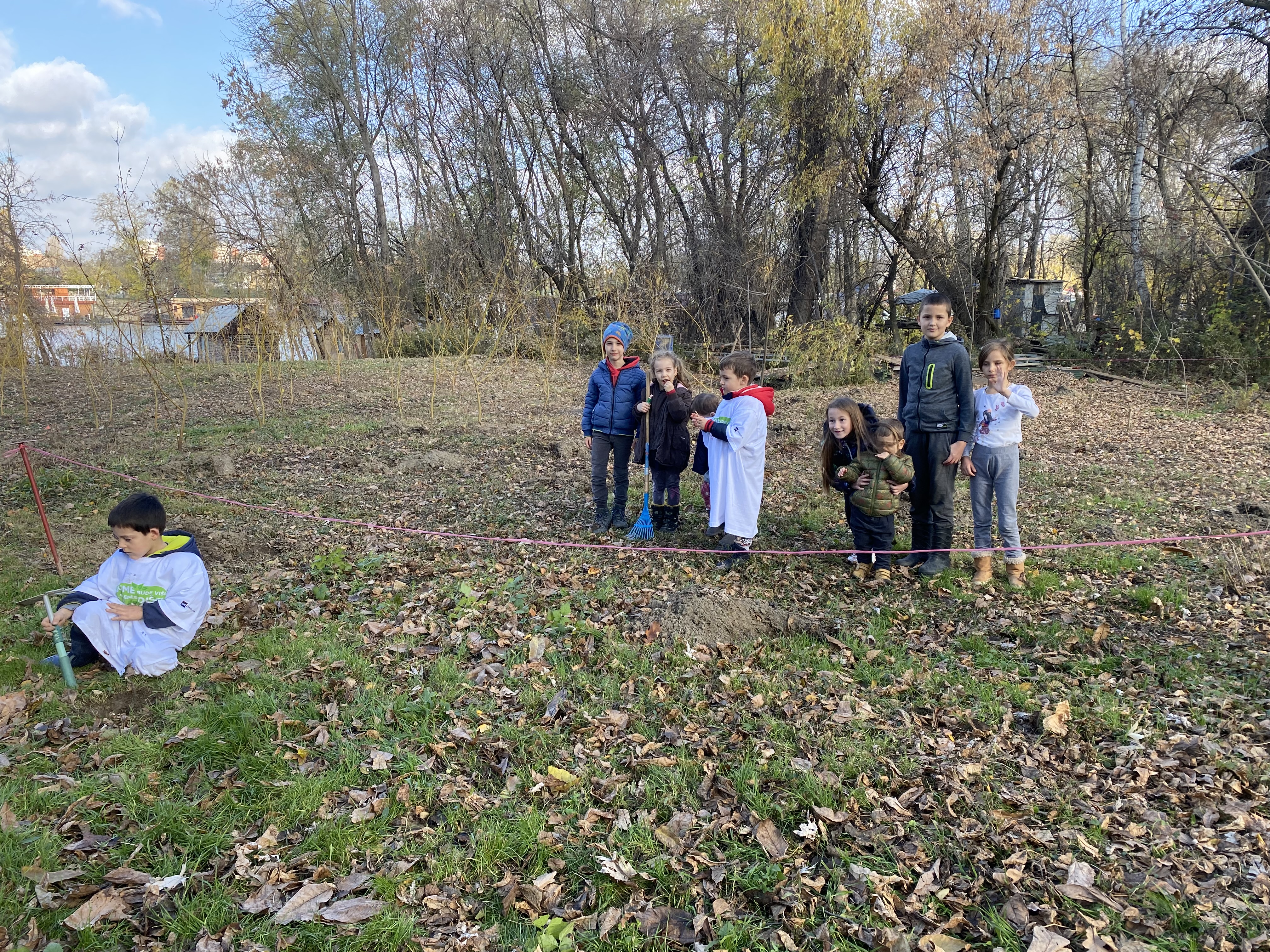 Akcija SBB fondacije posumljavanje Srbije pod sloganom "Da sume bude više. Da se lepse dise!" na Adi Medjiici