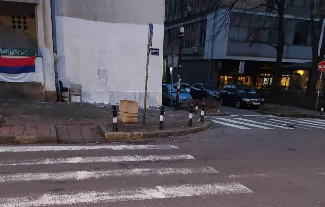 Prekrečen mural Ratka Mladića u Njegoševoj Instagram/gradska_opstina_vracar