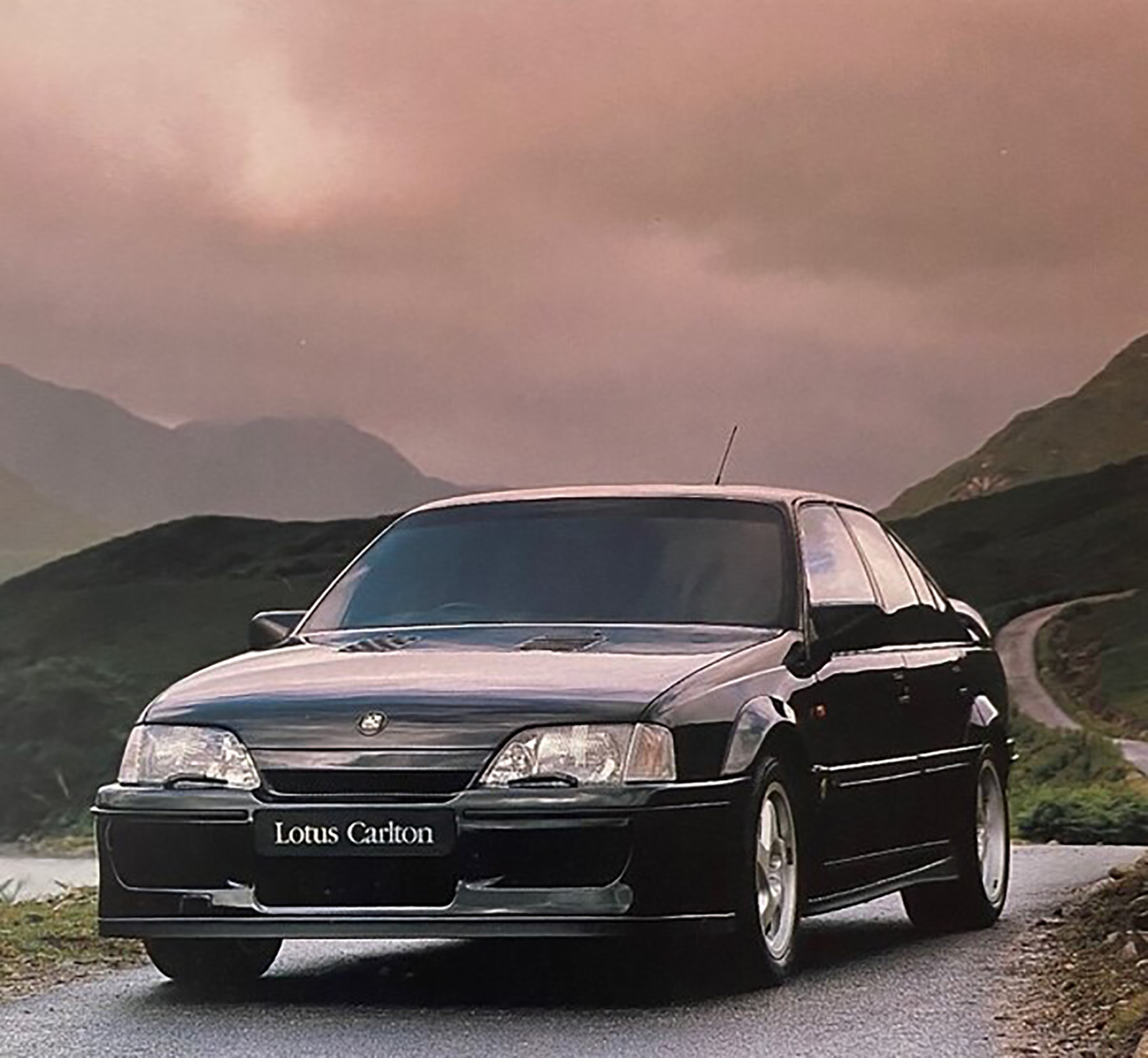 Lotus-Carlton_02.jpg