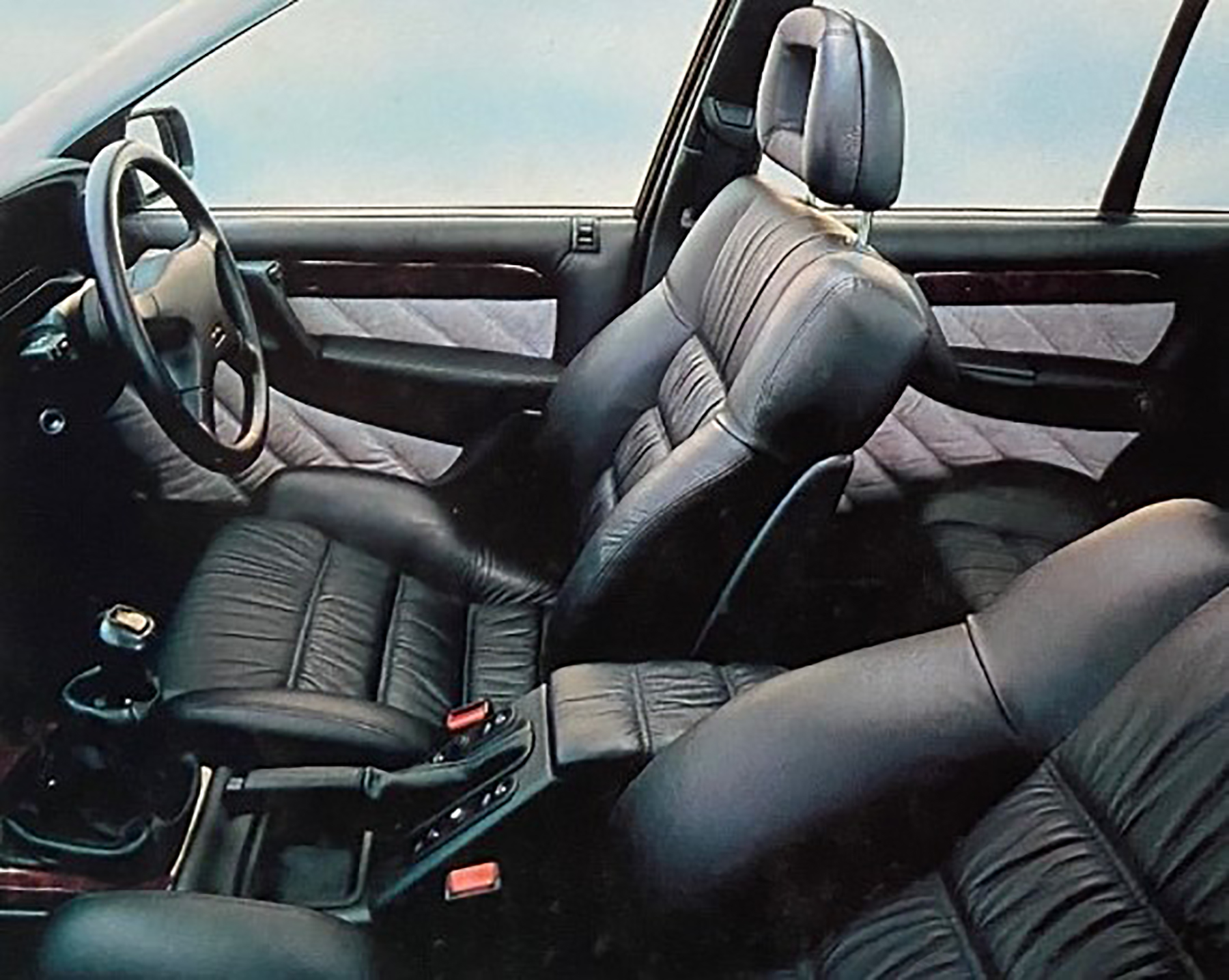 Lotus-Carlton_03.jpg