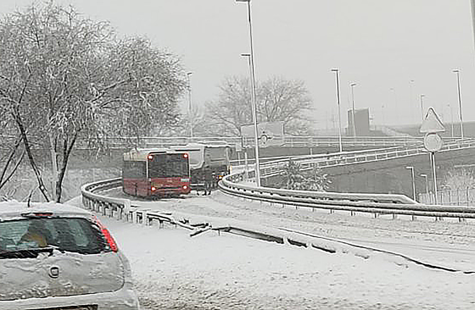 IMG-4ce6082befeb059e08fe14eba8417aeb-V