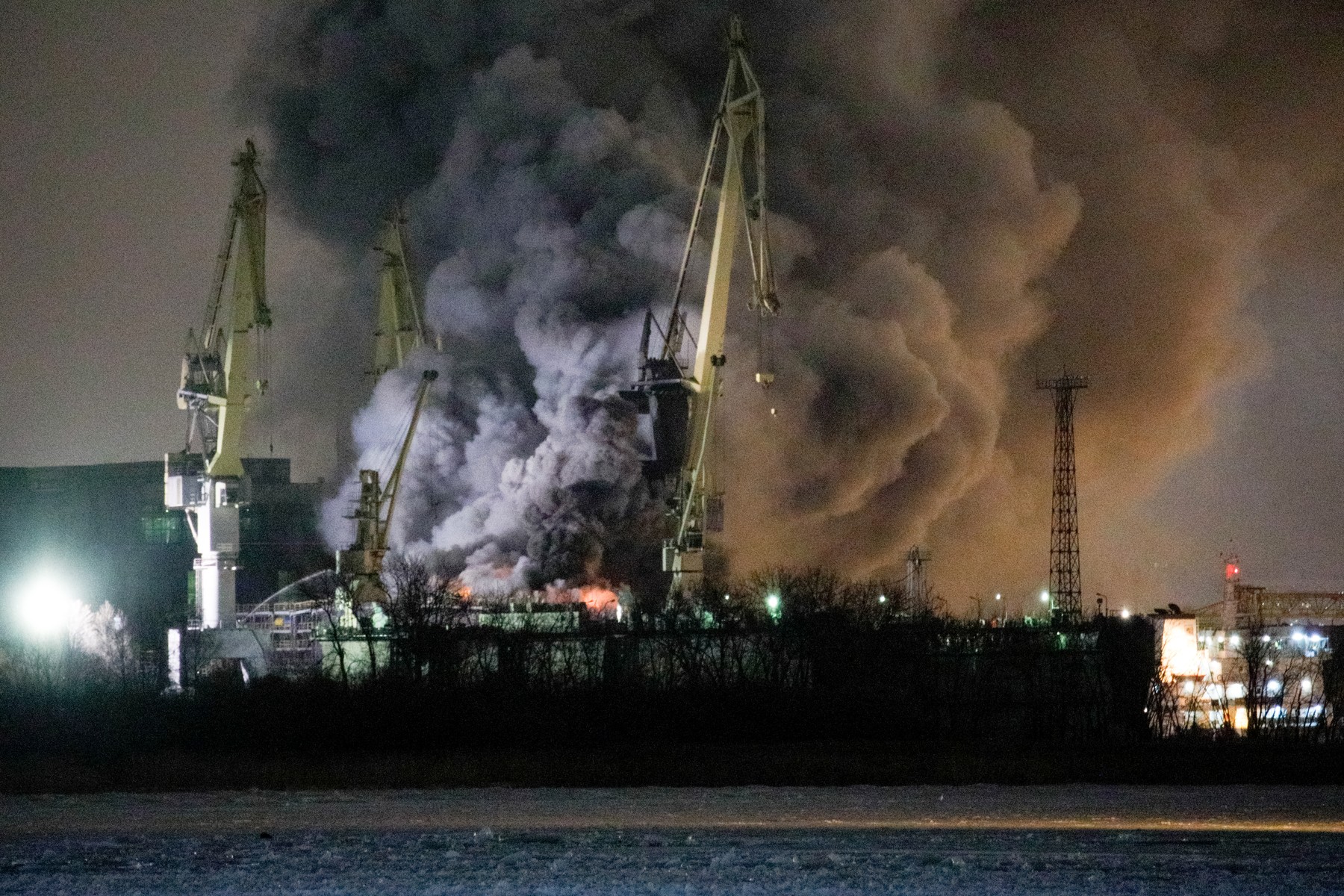 Fire hits Severnaya Verf shipyard in St Petersburg