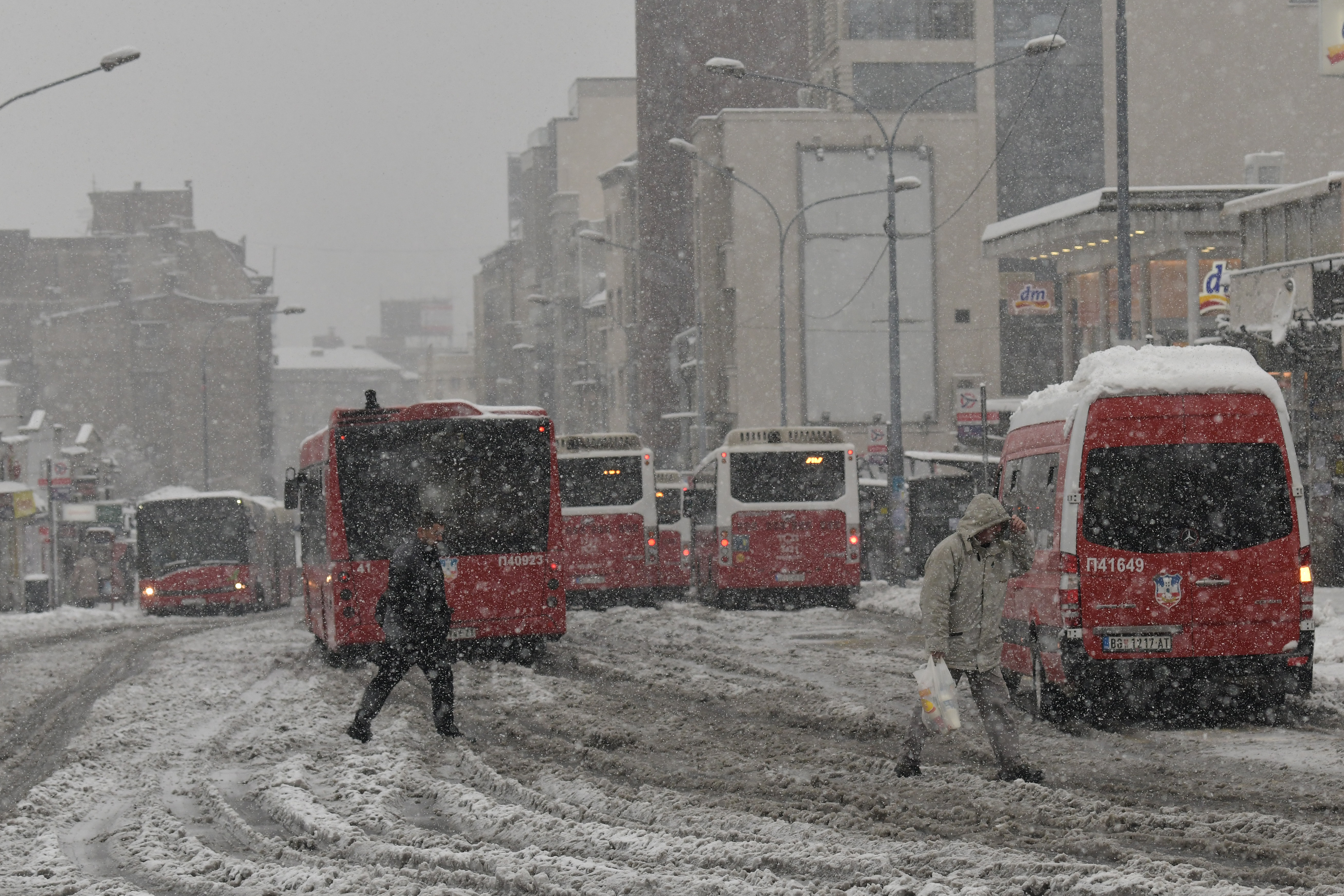 zeleni venac sneg gradski autobus neociscenje ulice kolovoz