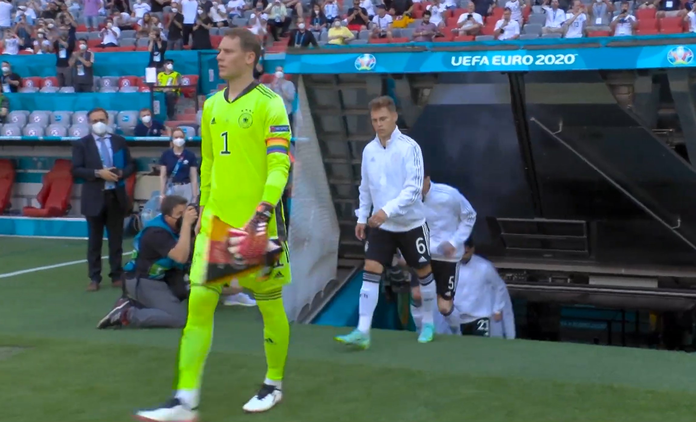 Medju nama, PRILOZI:
Naslov: Podrška LGBT u sportu: ljudska prava ili politika? - PKG LGBT SPORT