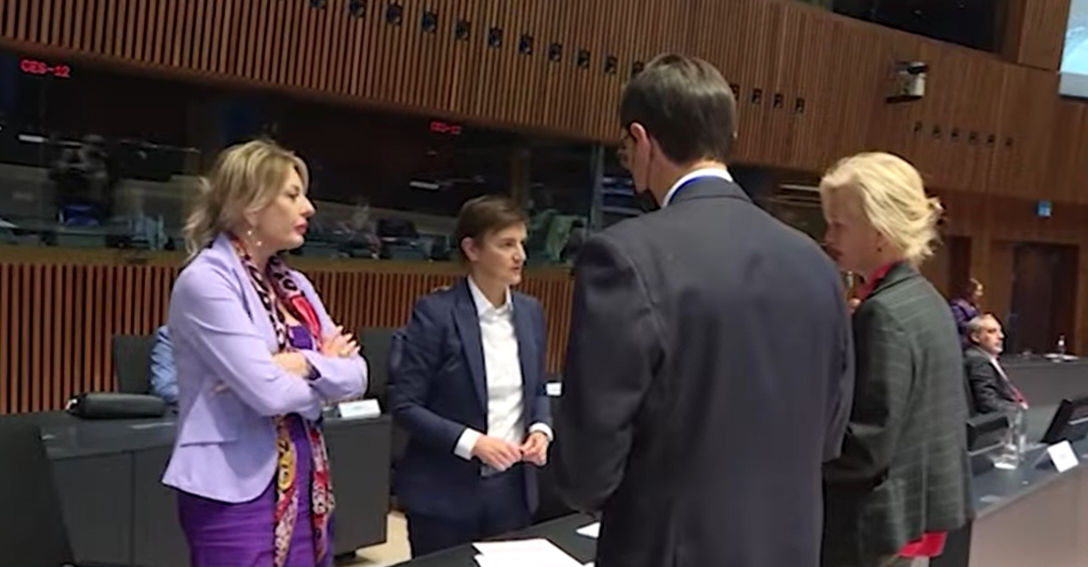 Pregled dana, EU POGLAVLJA I KLASTERI
Klaster odavno otvoren kroz poglavlja