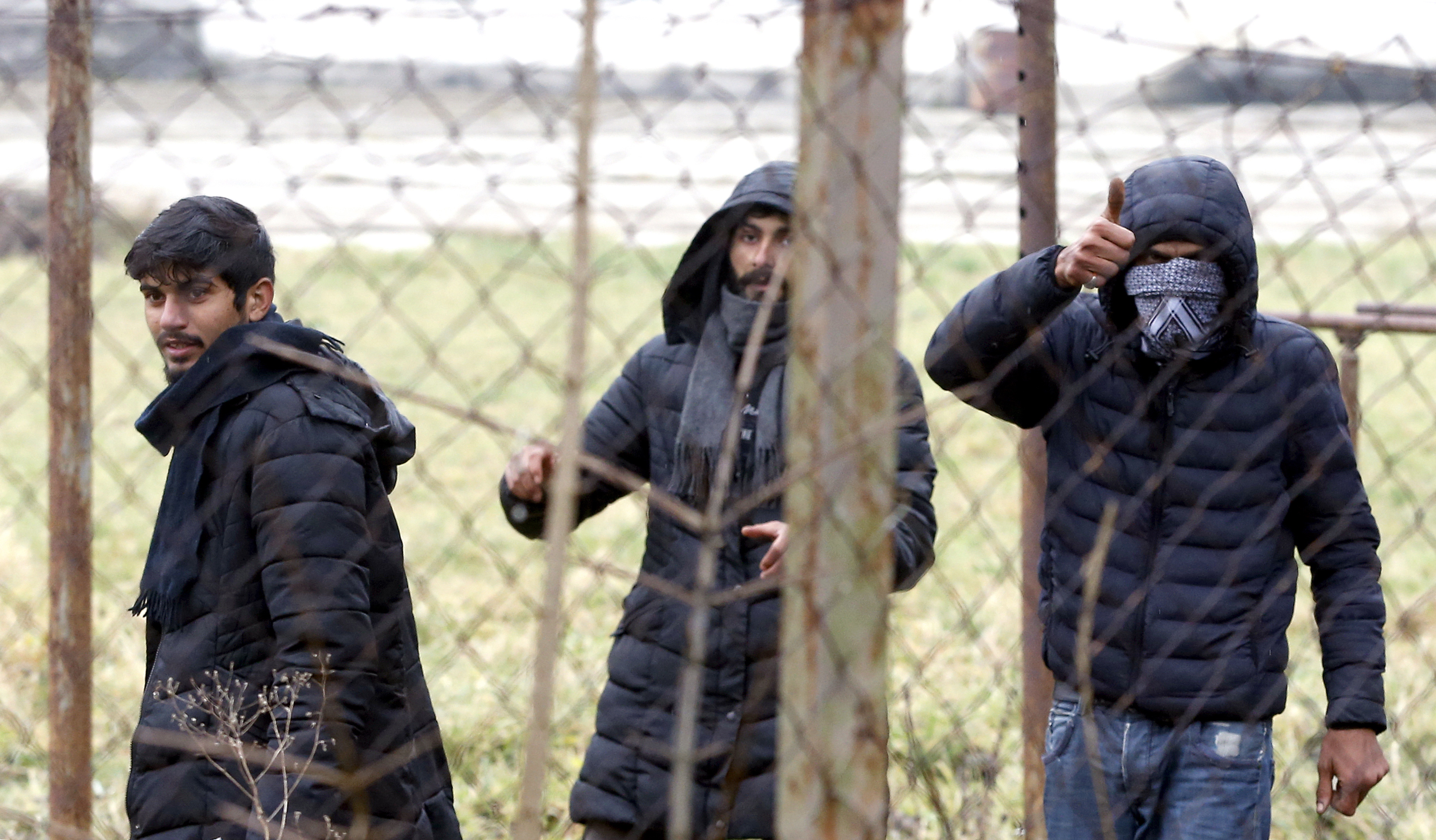 Migranti Bosna, Migrants from Vujcak camp relocated to military barracks outside Sarajevo