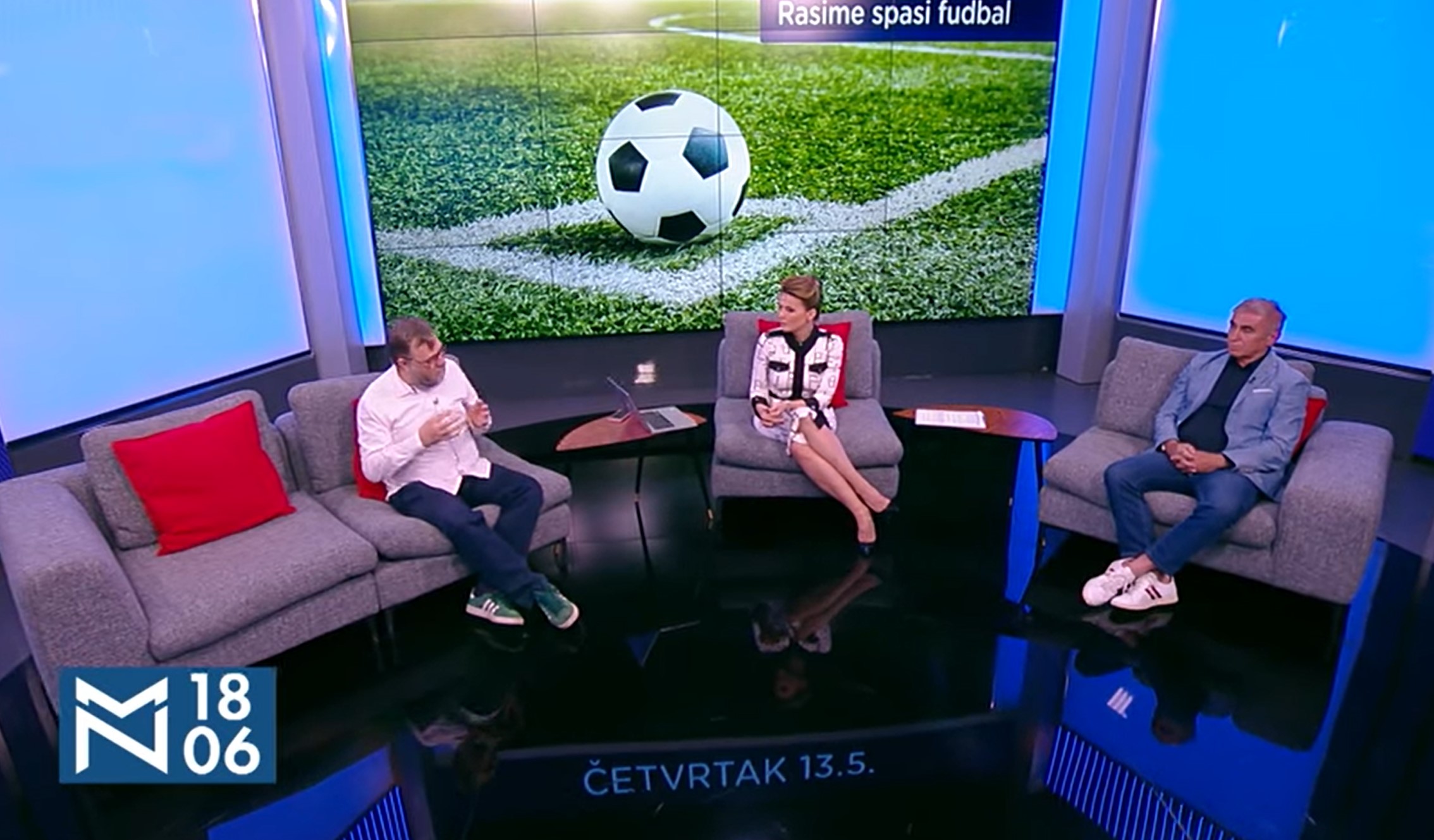 Medju nama, II DEO:
1. tema - Rasime spasi fudbal- gosti Boško Đurovski, Vlada Novaković, Fikret Međedović