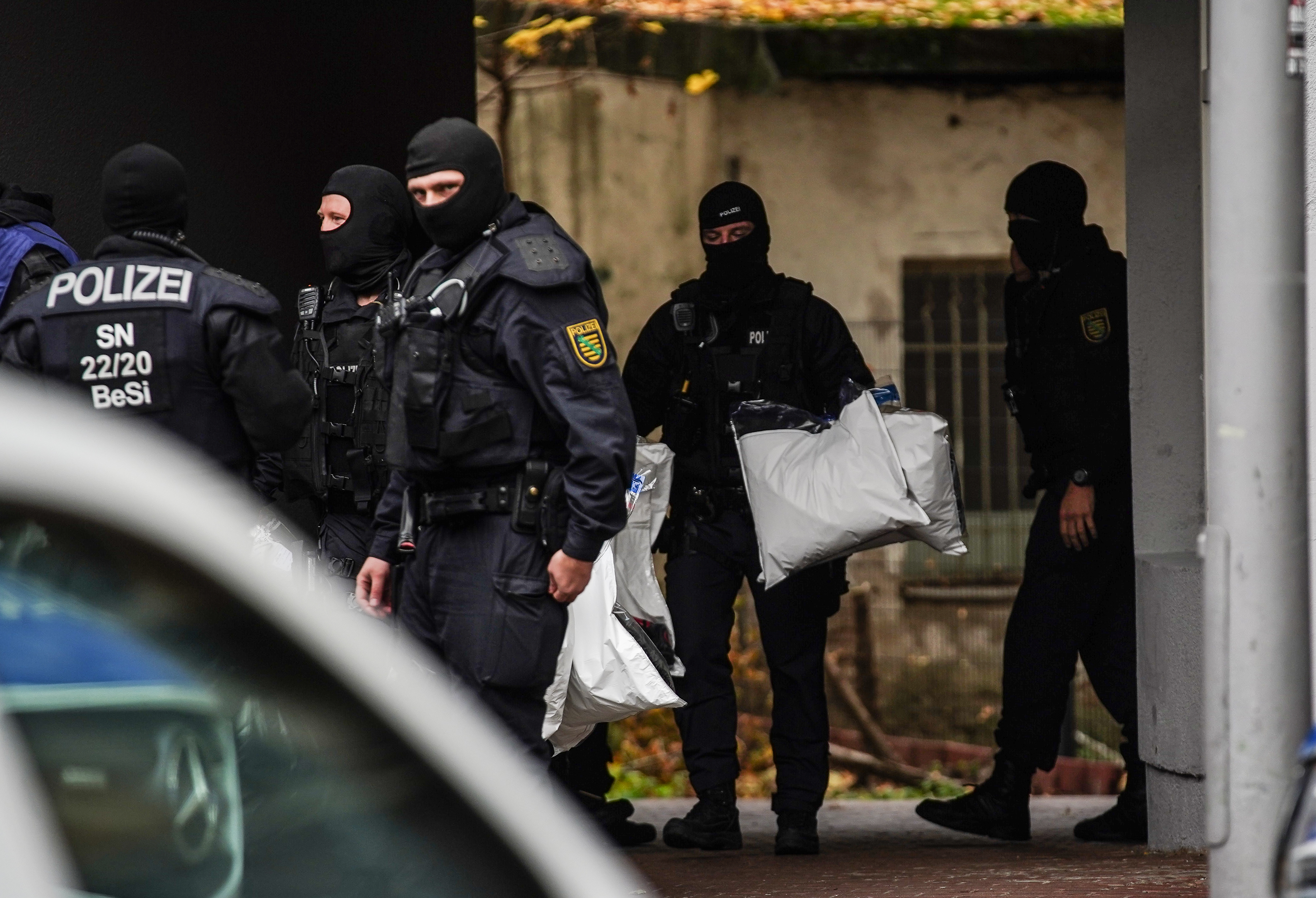 Police raid linked to burglary at Green Vault in Dresden