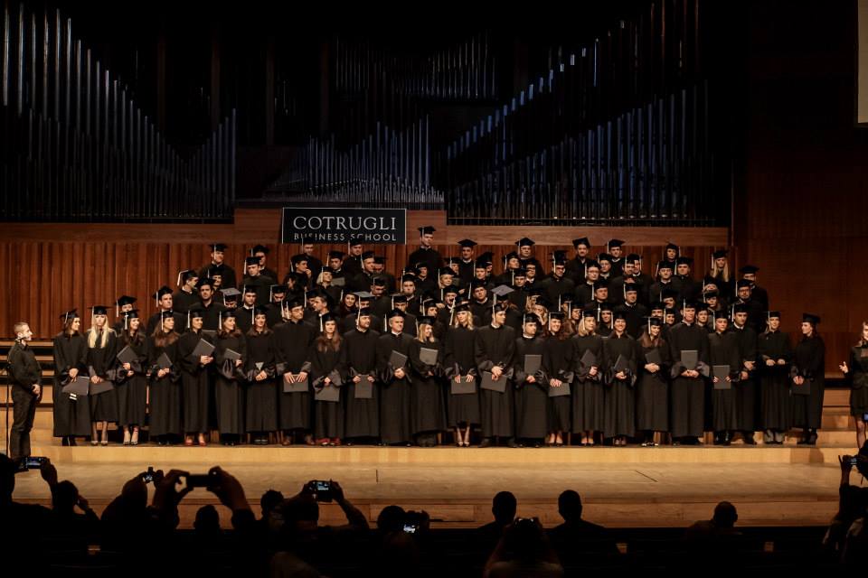1632208915-COTRUGLI-graduation.jpg
