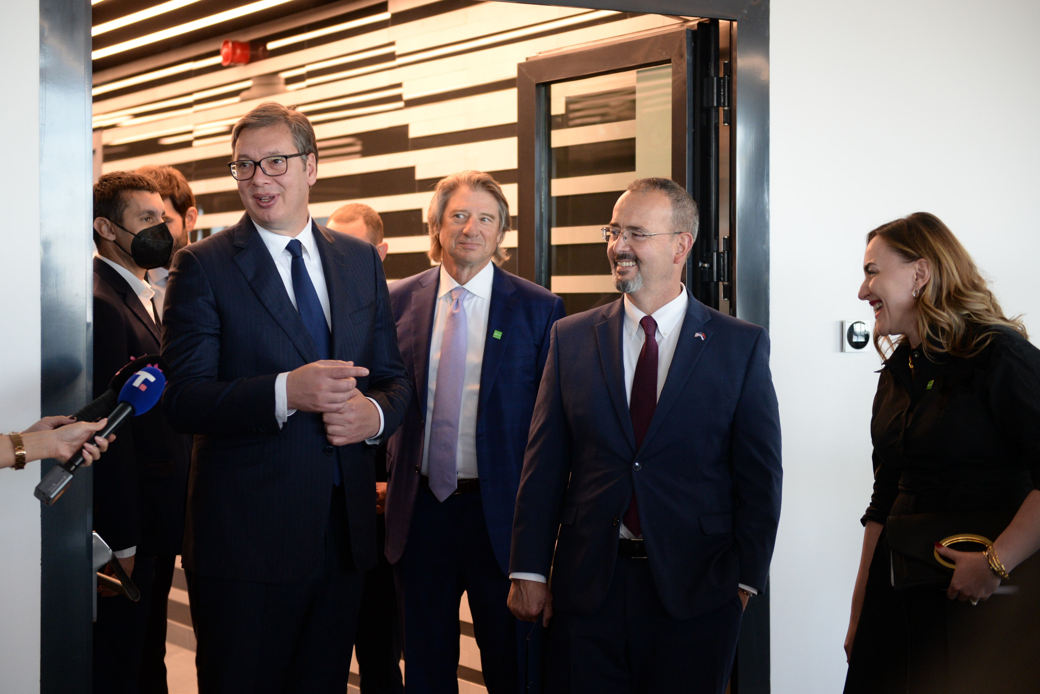 ALEKSANDAR VUCIC, ENTONI GODFRI