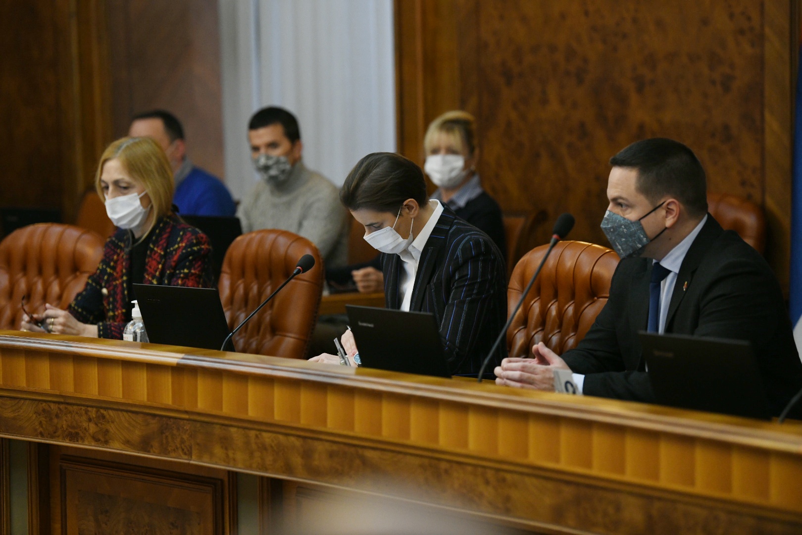 Beograd 15. novembar 2020. Ana Brnabic, Branko Ruzic, Vanredna sednica Vlade Srbije, zasedanje ministara povodom donosenja novih mera za suzbijanje sirenja pandemije koronavirusa Foto:Vesna Lalić/Nova.rs